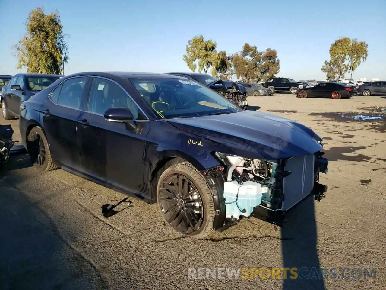 1 Photograph of a damaged car 4T1K61AK1NU012585 TOYOTA CAMRY 2022