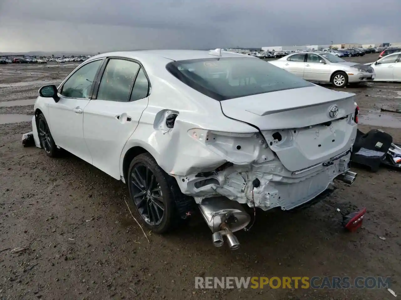 3 Photograph of a damaged car 4T1K61AK2NU001692 TOYOTA CAMRY 2022