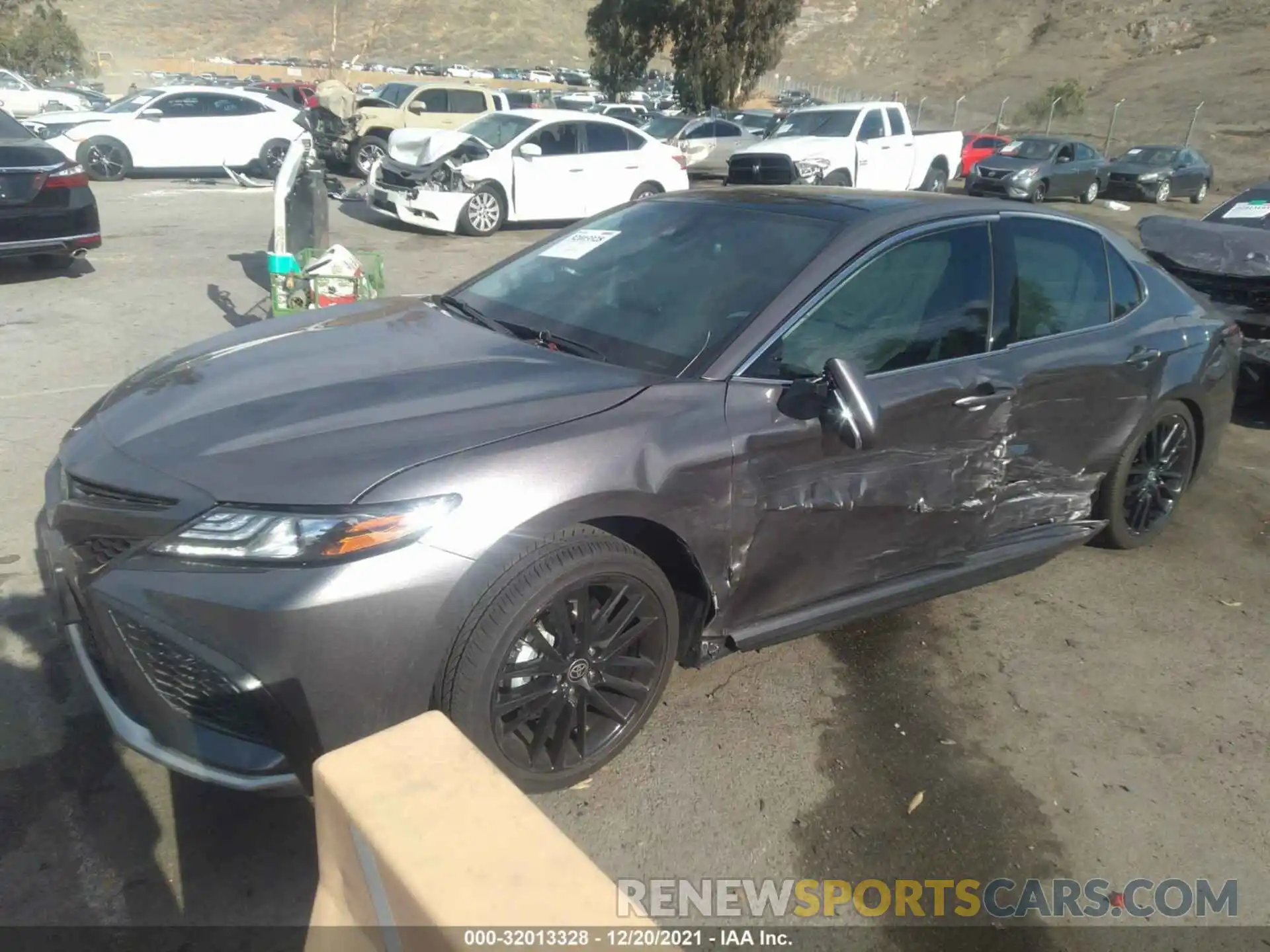 2 Photograph of a damaged car 4T1K61AK2NU008710 TOYOTA CAMRY 2022