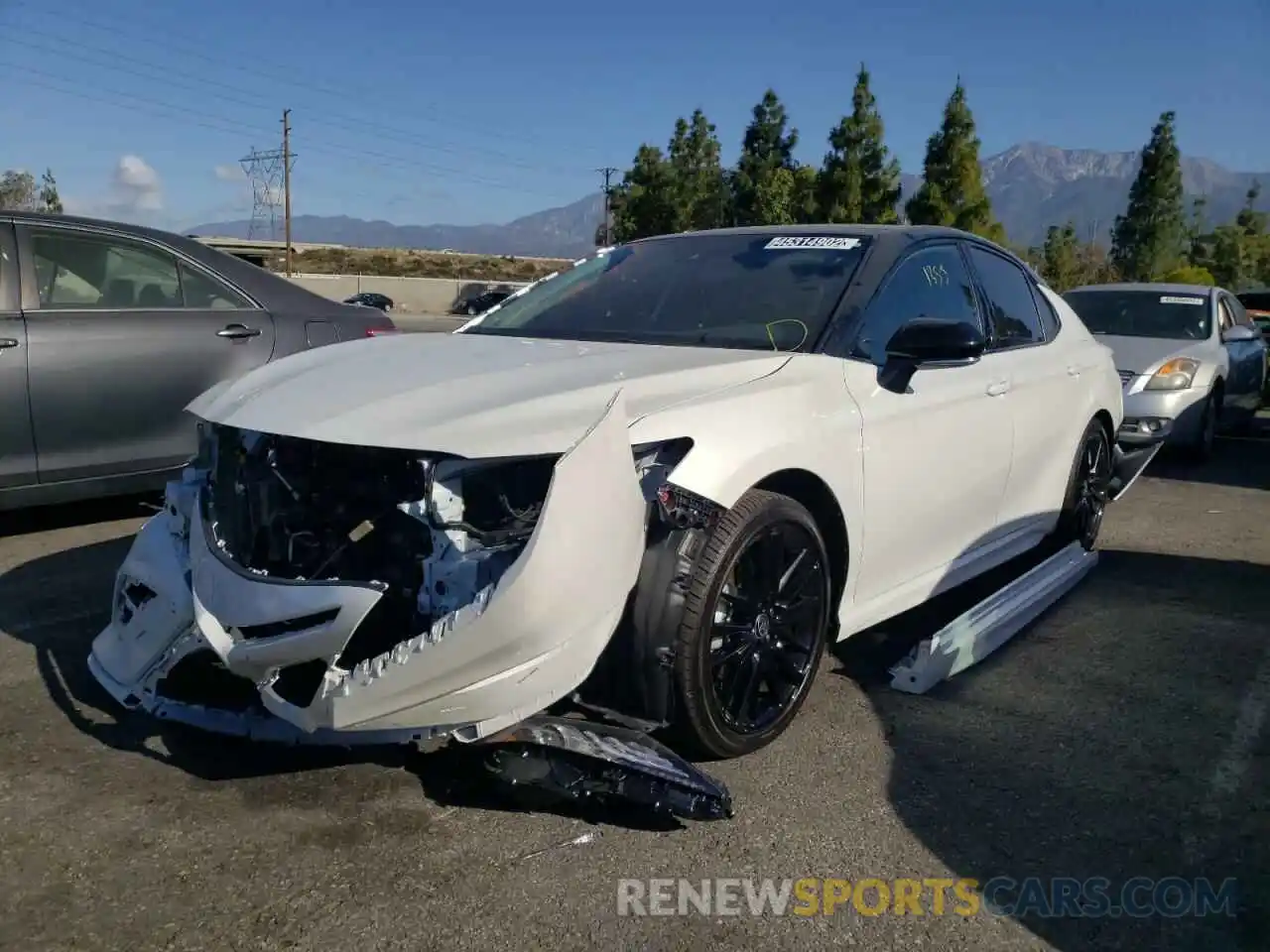 2 Photograph of a damaged car 4T1K61AK2NU018105 TOYOTA CAMRY 2022