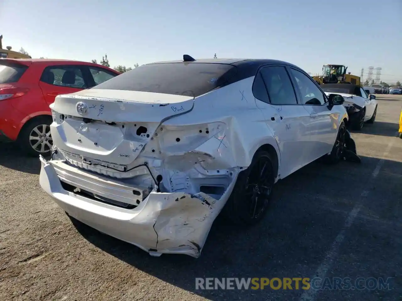 4 Photograph of a damaged car 4T1K61AK2NU018105 TOYOTA CAMRY 2022