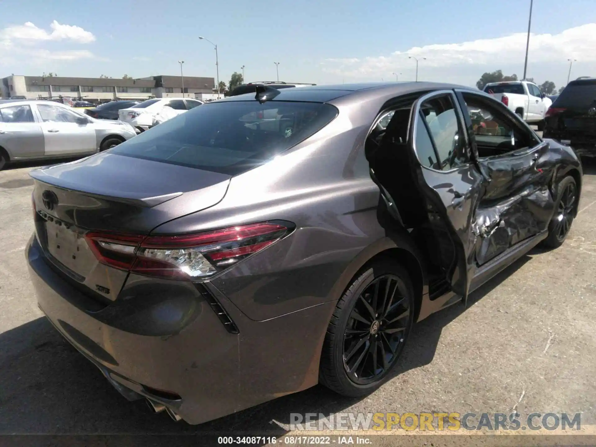 4 Photograph of a damaged car 4T1K61AK3NU009316 TOYOTA CAMRY 2022