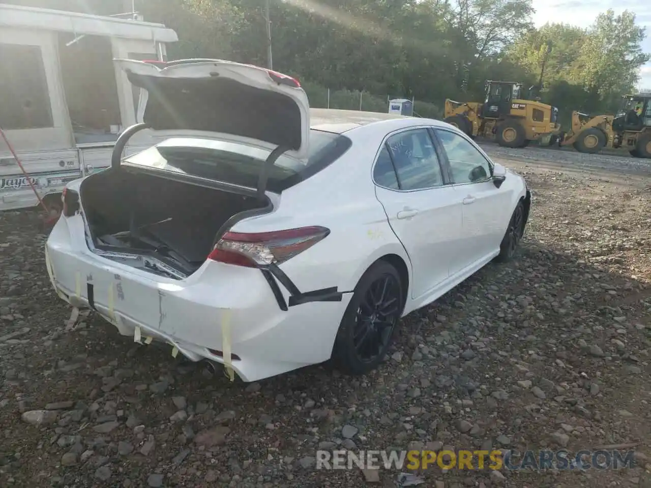 4 Photograph of a damaged car 4T1K61AK3NU033129 TOYOTA CAMRY 2022