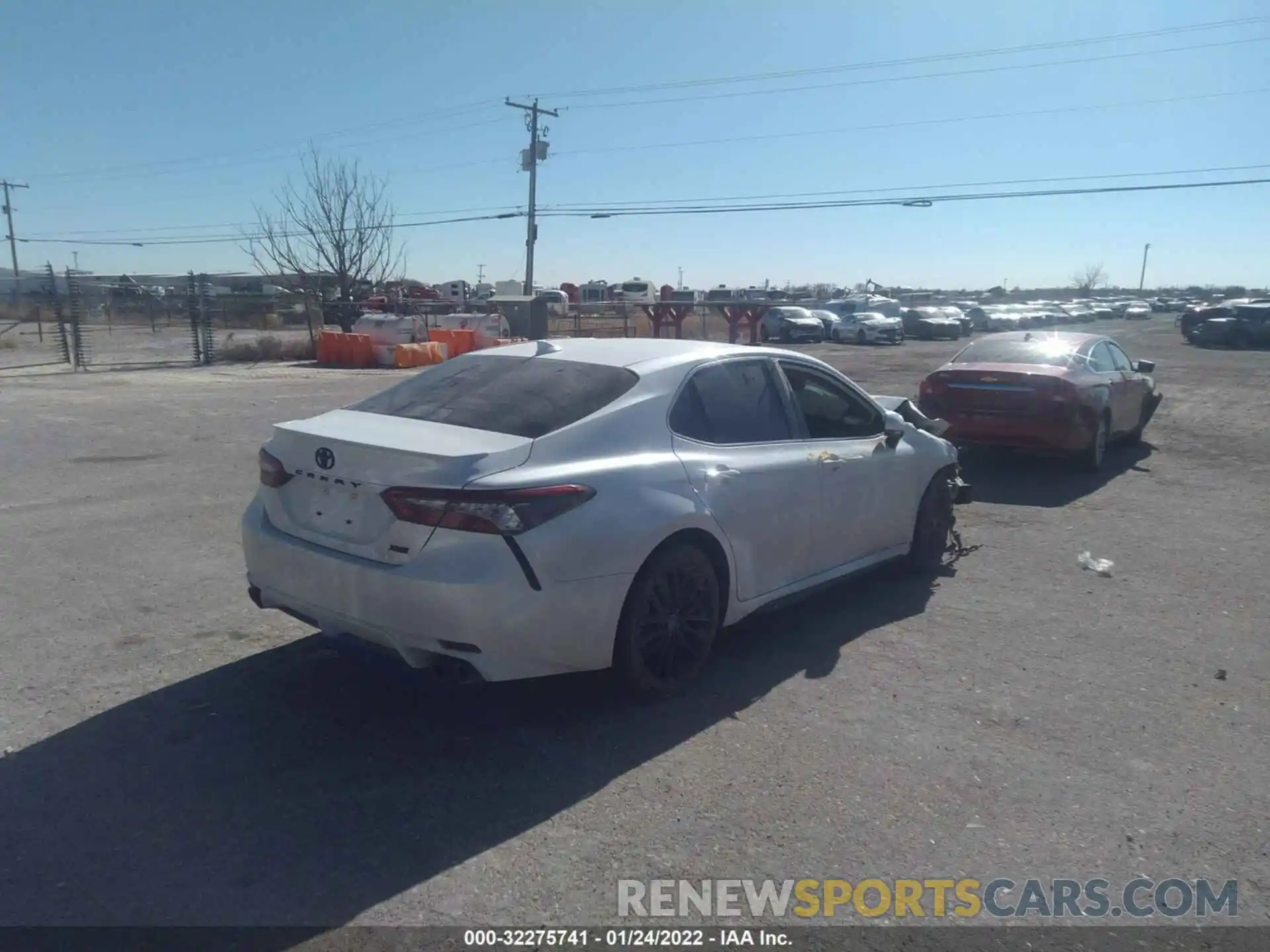 4 Photograph of a damaged car 4T1K61AK3NU618776 TOYOTA CAMRY 2022