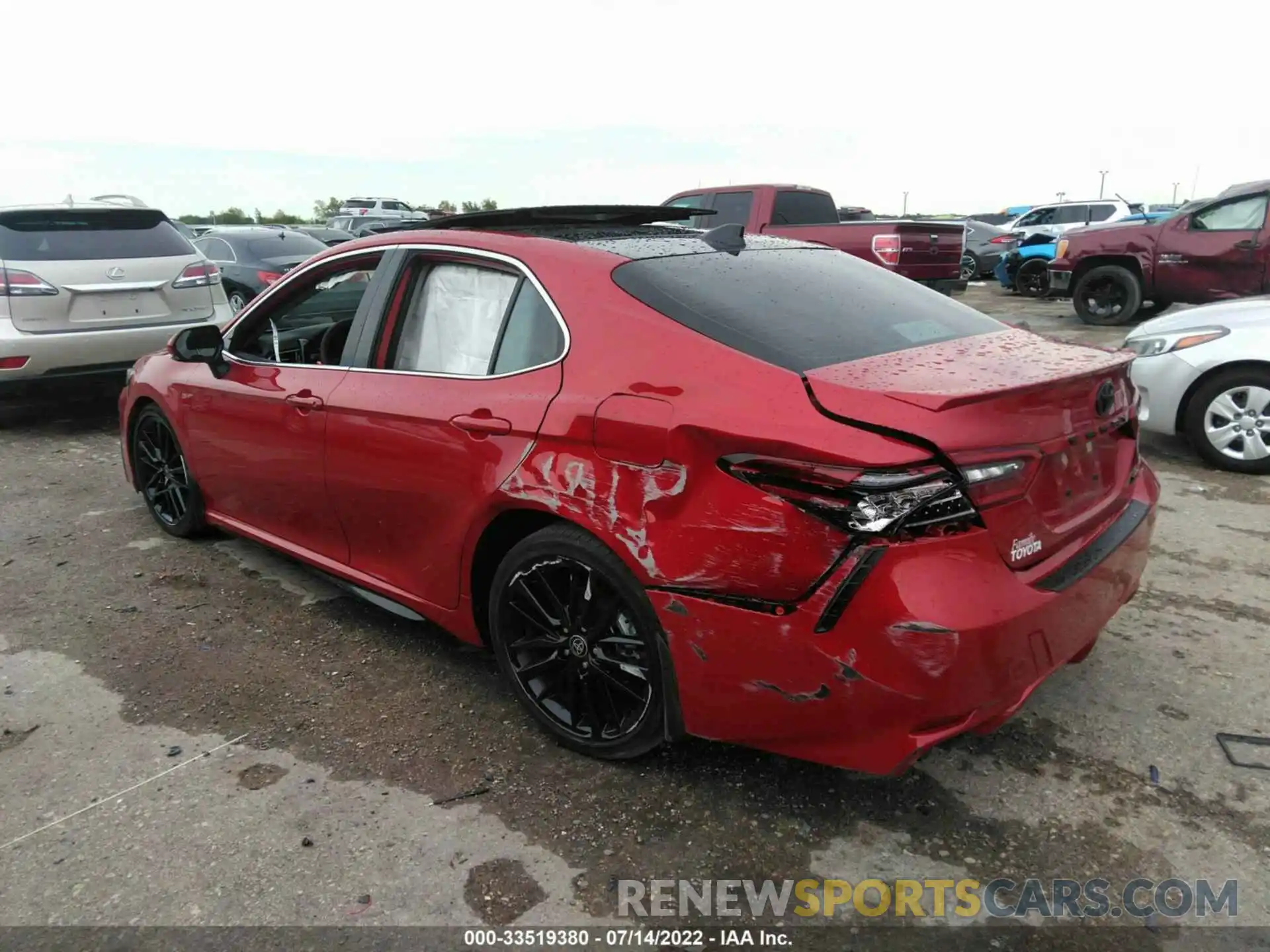 3 Photograph of a damaged car 4T1K61AK4NU013004 TOYOTA CAMRY 2022