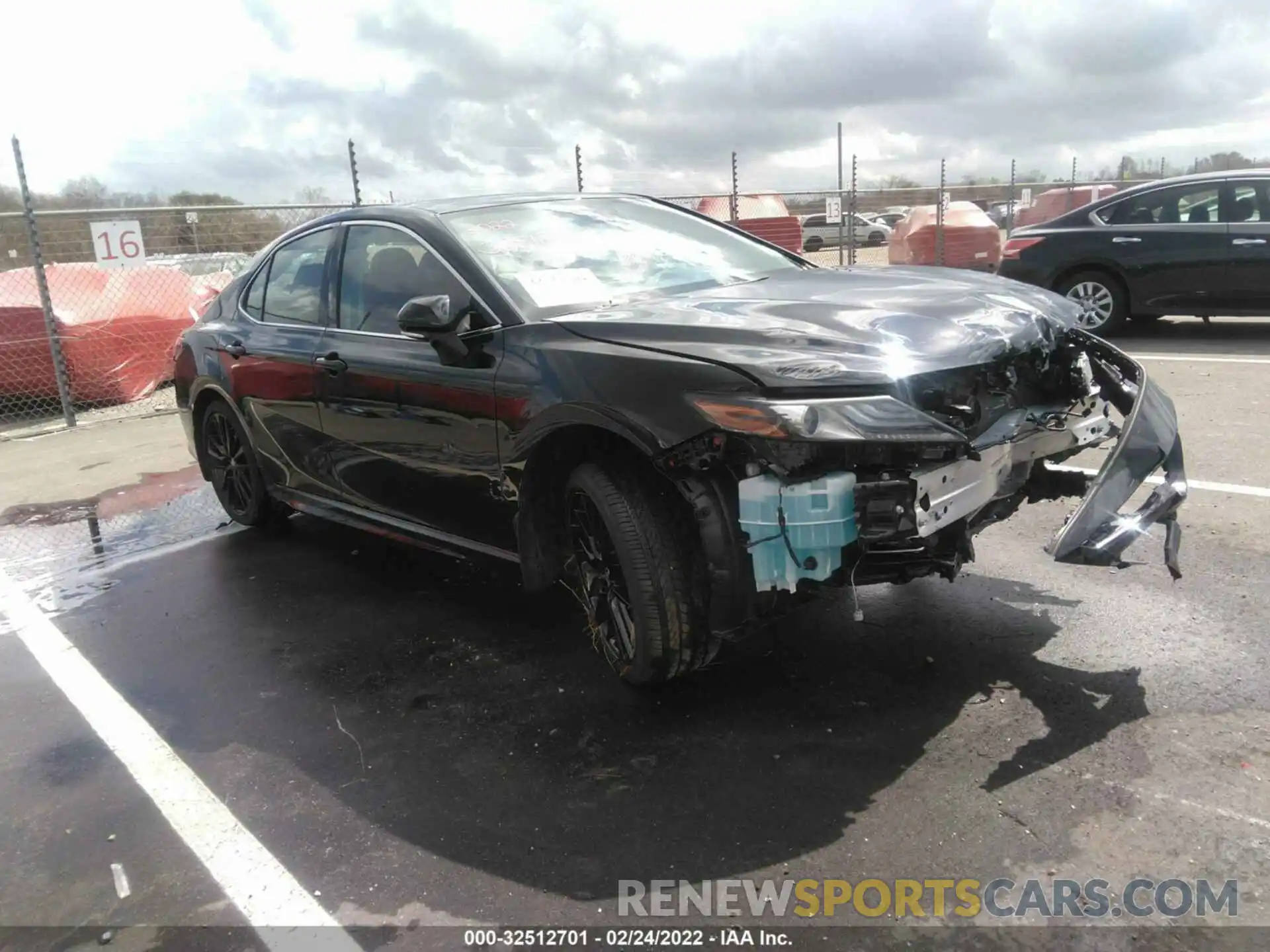 1 Photograph of a damaged car 4T1K61AK4NU021555 TOYOTA CAMRY 2022