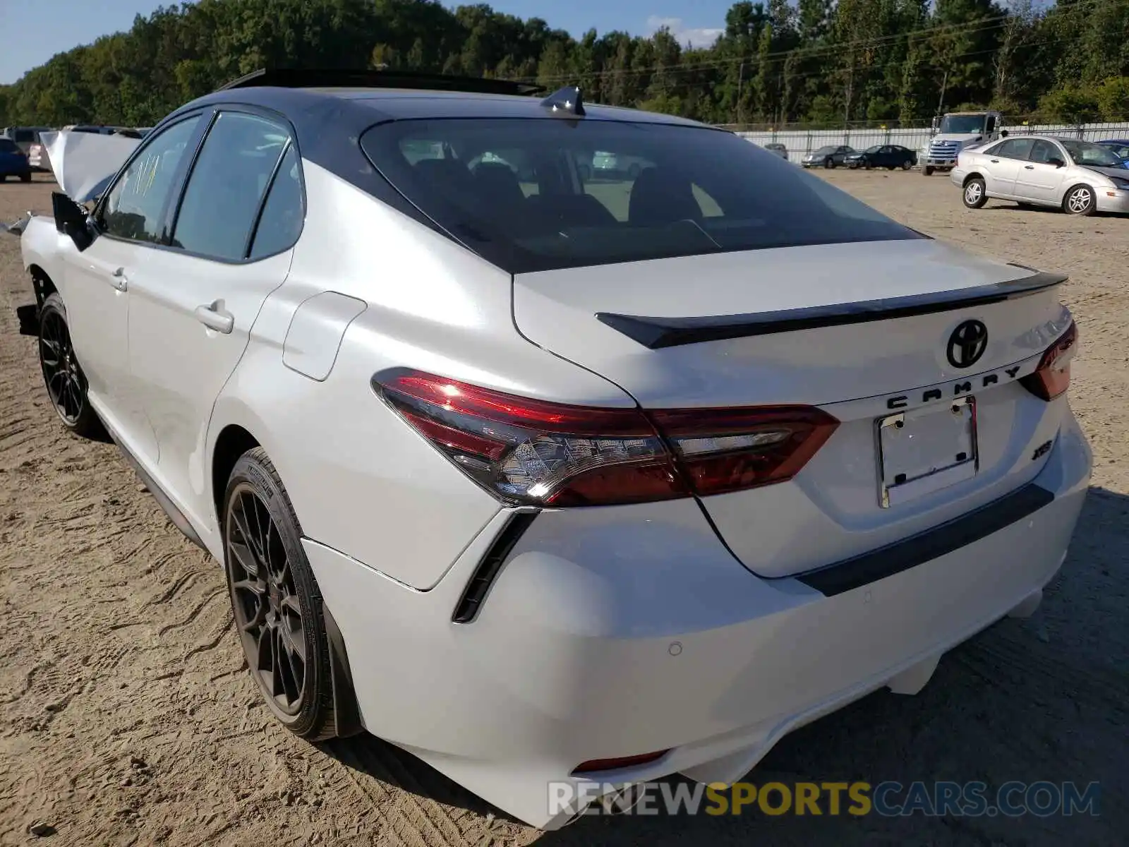 3 Photograph of a damaged car 4T1K61AK5NU002416 TOYOTA CAMRY 2022