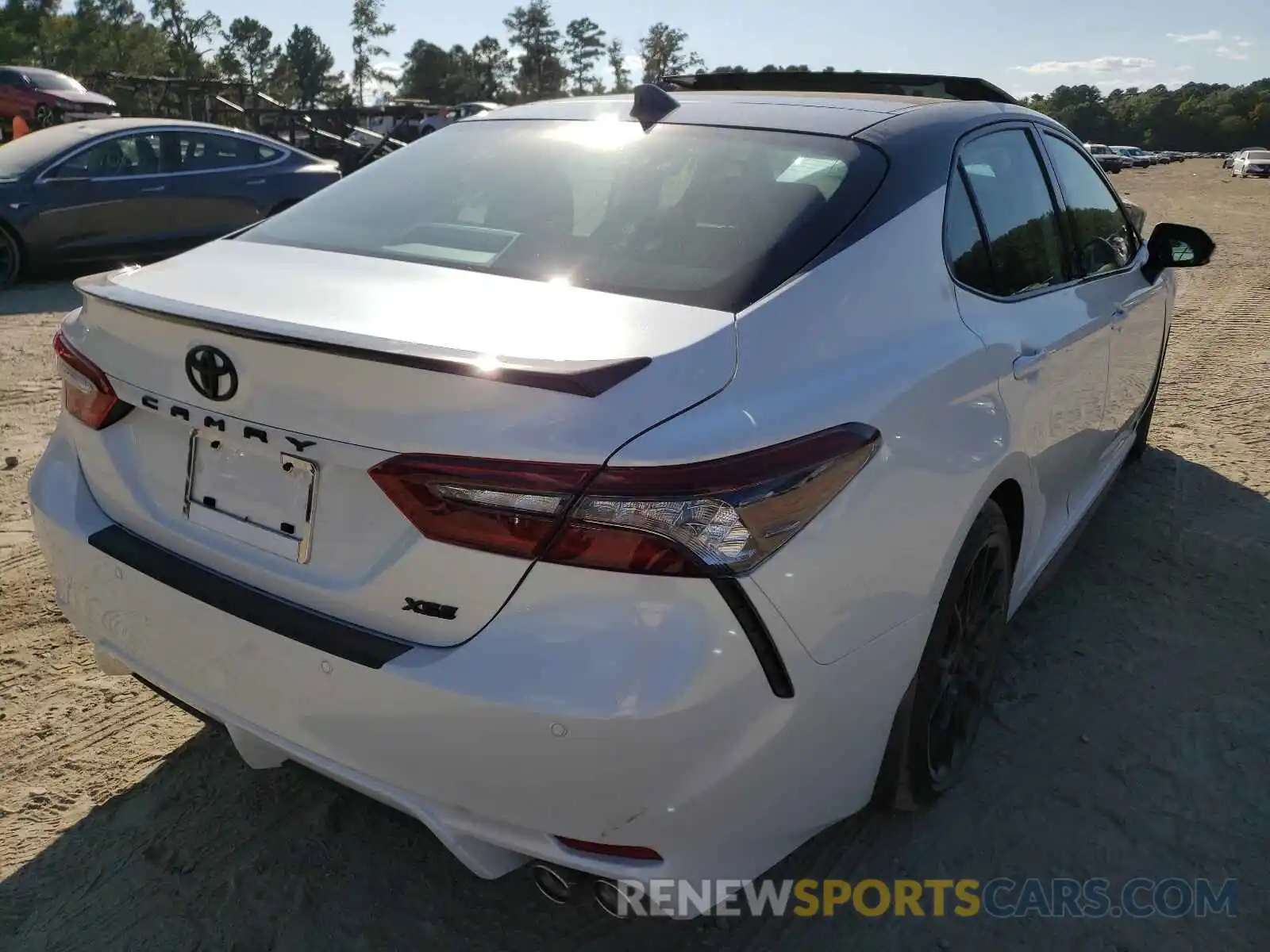 4 Photograph of a damaged car 4T1K61AK5NU002416 TOYOTA CAMRY 2022