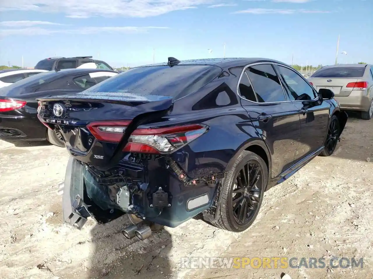 4 Photograph of a damaged car 4T1K61AK5NU004604 TOYOTA CAMRY 2022