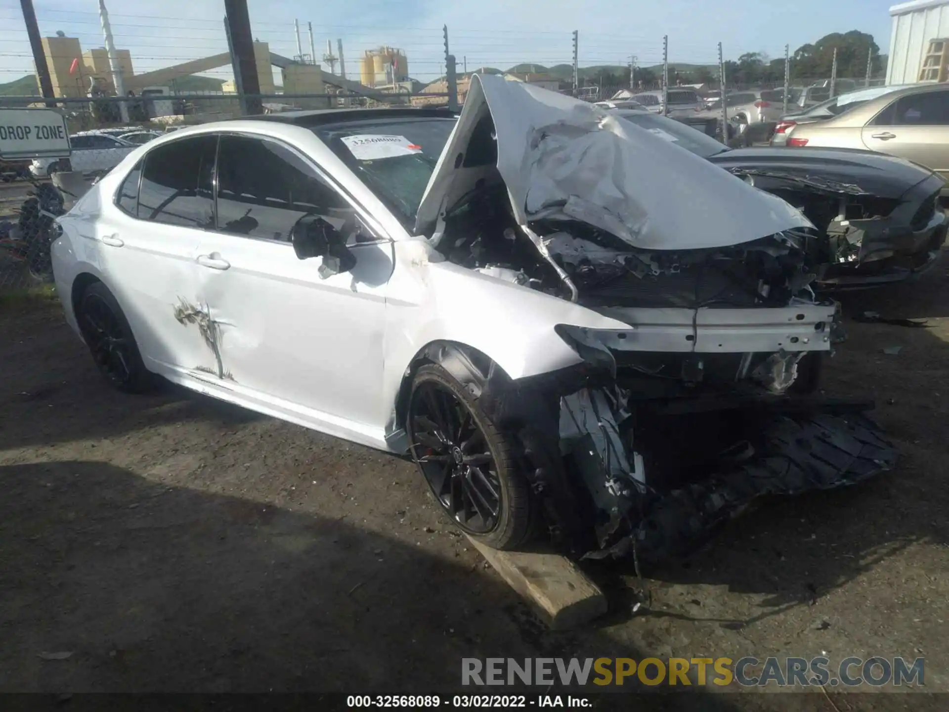 1 Photograph of a damaged car 4T1K61AK5NU004845 TOYOTA CAMRY 2022