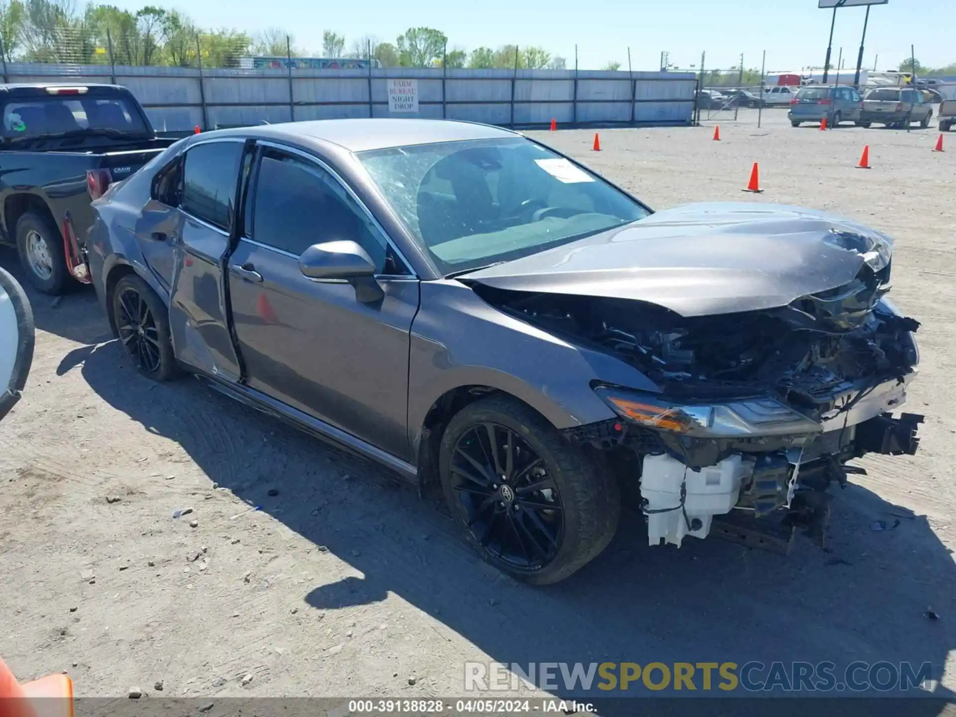 1 Photograph of a damaged car 4T1K61AK5NU713436 TOYOTA CAMRY 2022