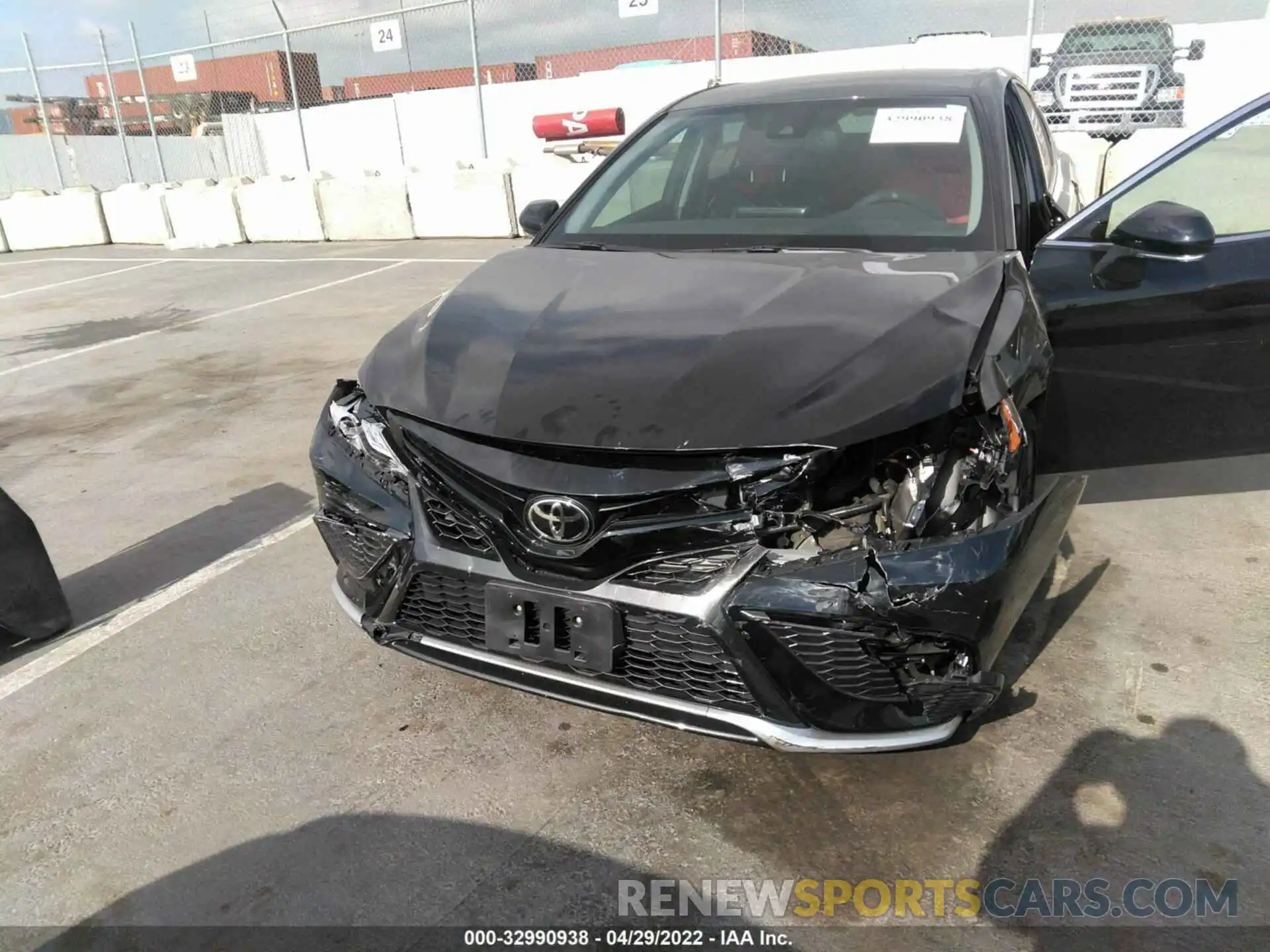 6 Photograph of a damaged car 4T1K61AK6NU006491 TOYOTA CAMRY 2022