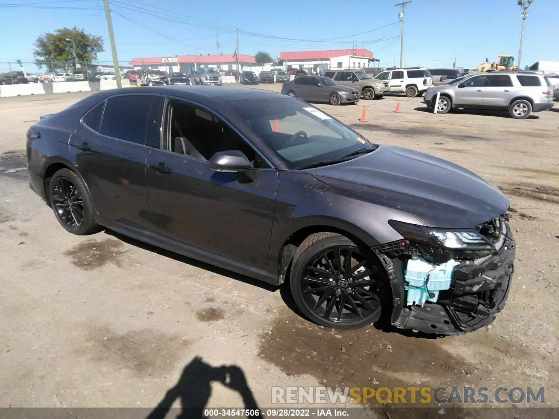 1 Photograph of a damaged car 4T1K61AK6NU027230 TOYOTA CAMRY 2022