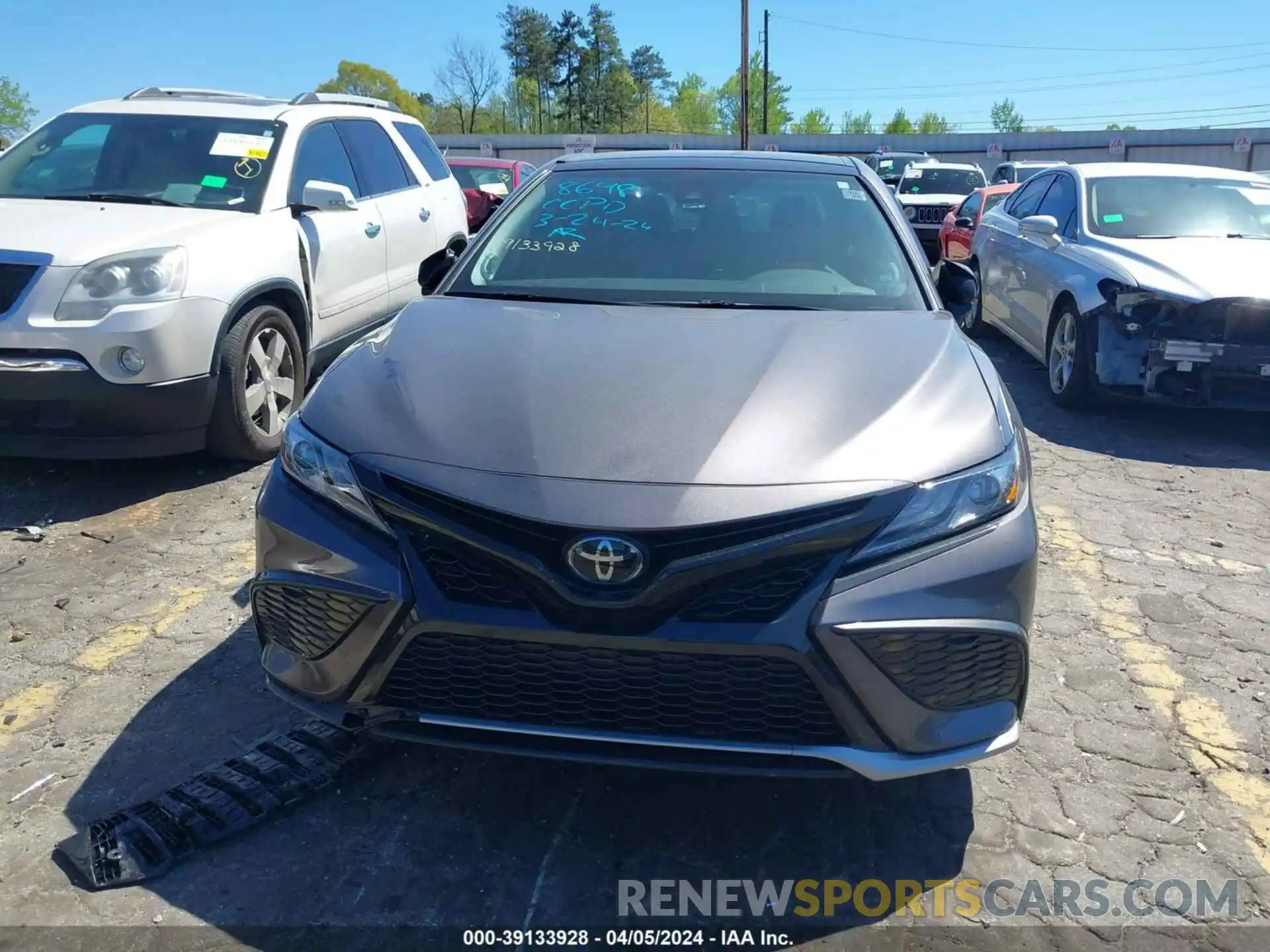 11 Photograph of a damaged car 4T1K61AK6NU028698 TOYOTA CAMRY 2022