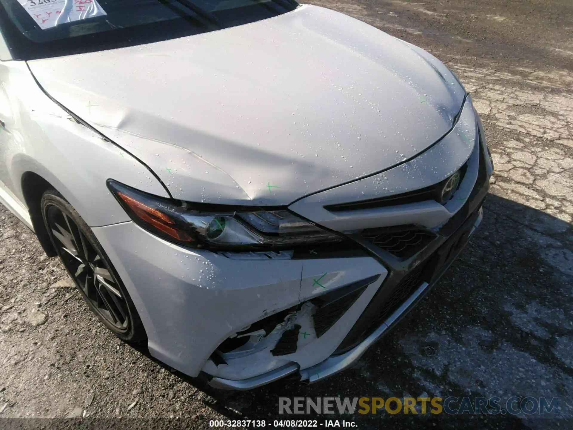 12 Photograph of a damaged car 4T1K61AK6NU499296 TOYOTA CAMRY 2022