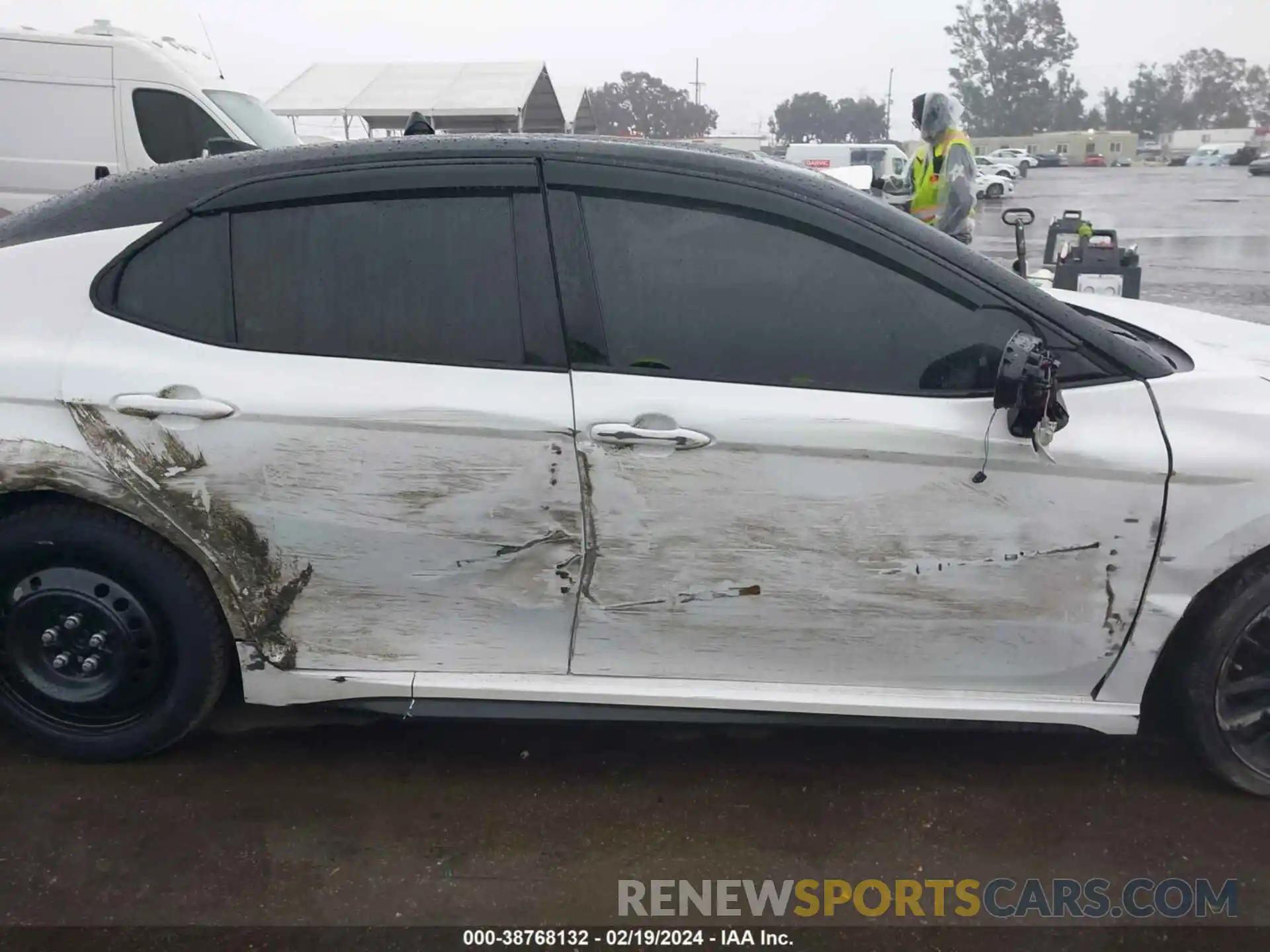 14 Photograph of a damaged car 4T1K61AK7NU029648 TOYOTA CAMRY 2022