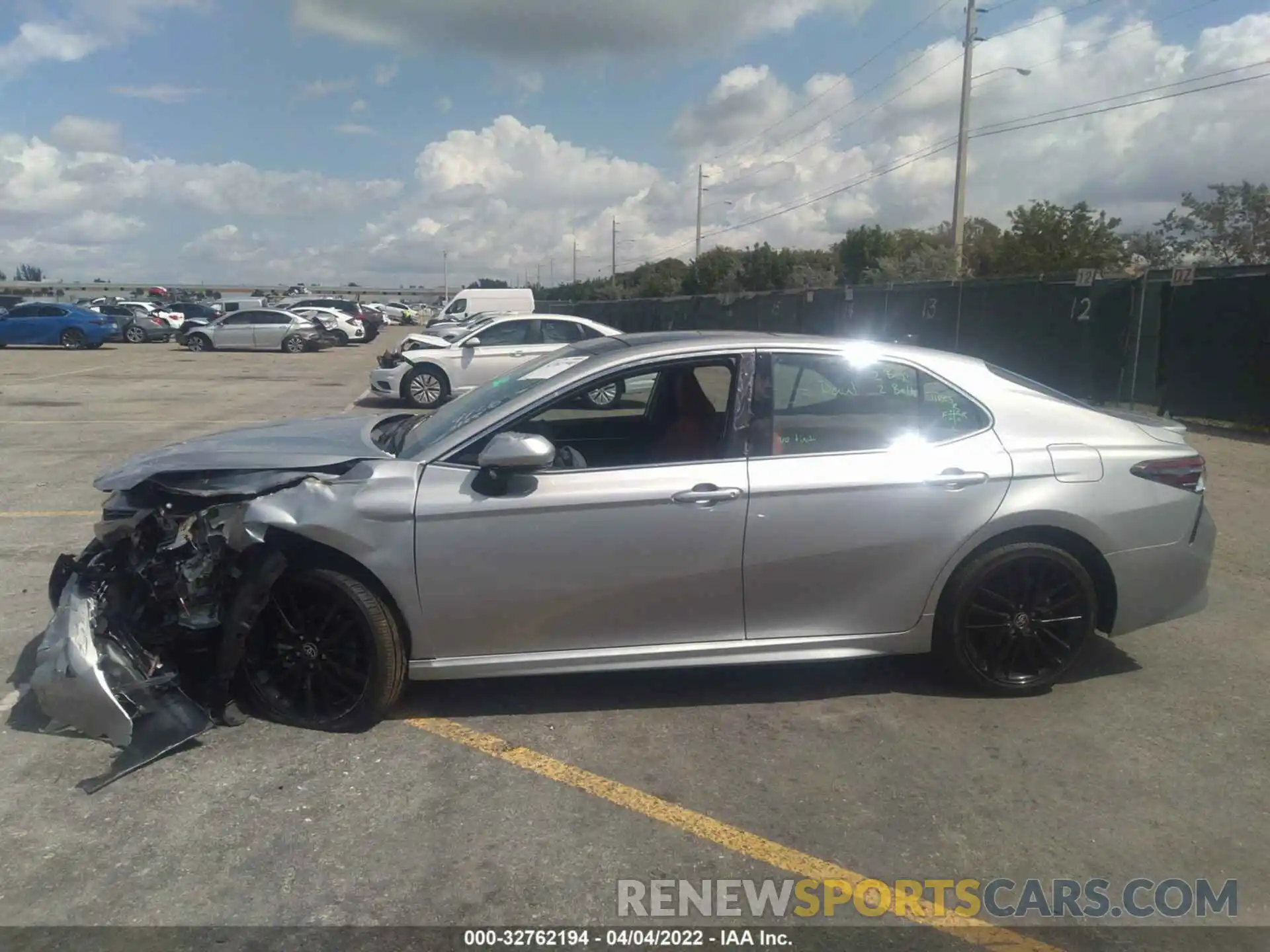 6 Photograph of a damaged car 4T1K61AK7NU034736 TOYOTA CAMRY 2022