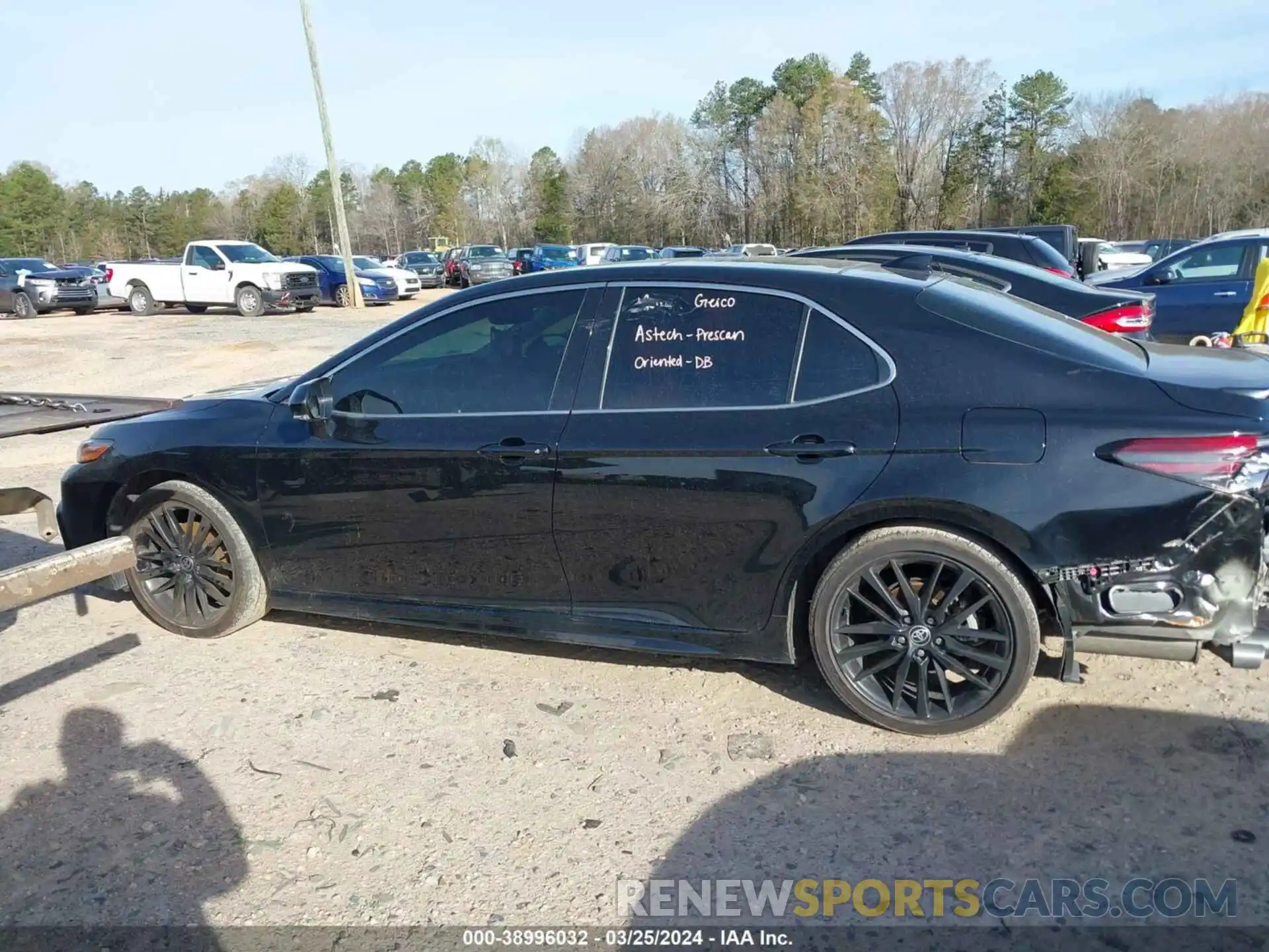 14 Photograph of a damaged car 4T1K61AK8NU005892 TOYOTA CAMRY 2022