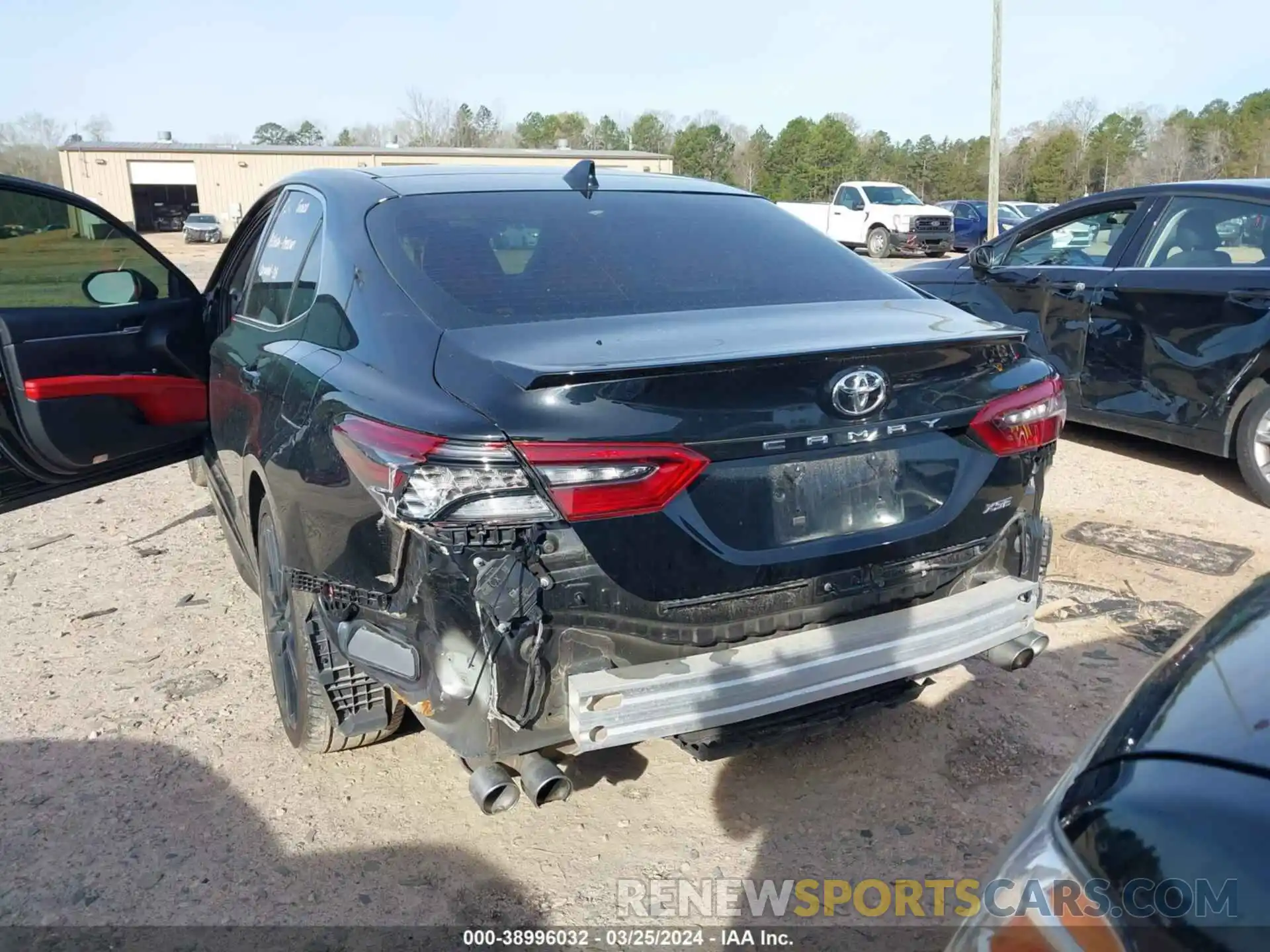 6 Photograph of a damaged car 4T1K61AK8NU005892 TOYOTA CAMRY 2022