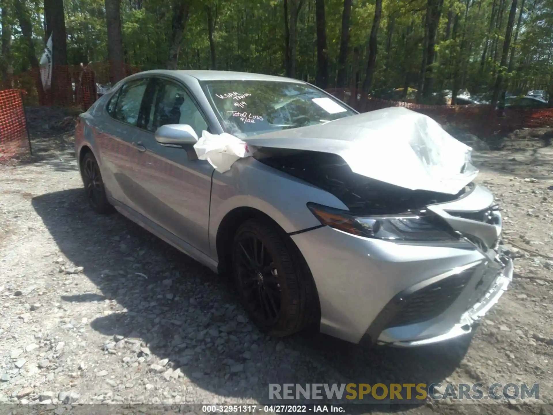 1 Photograph of a damaged car 4T1K61AK8NU024510 TOYOTA CAMRY 2022