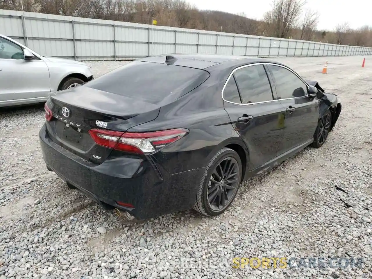 4 Photograph of a damaged car 4T1K61AK9NU026086 TOYOTA CAMRY 2022