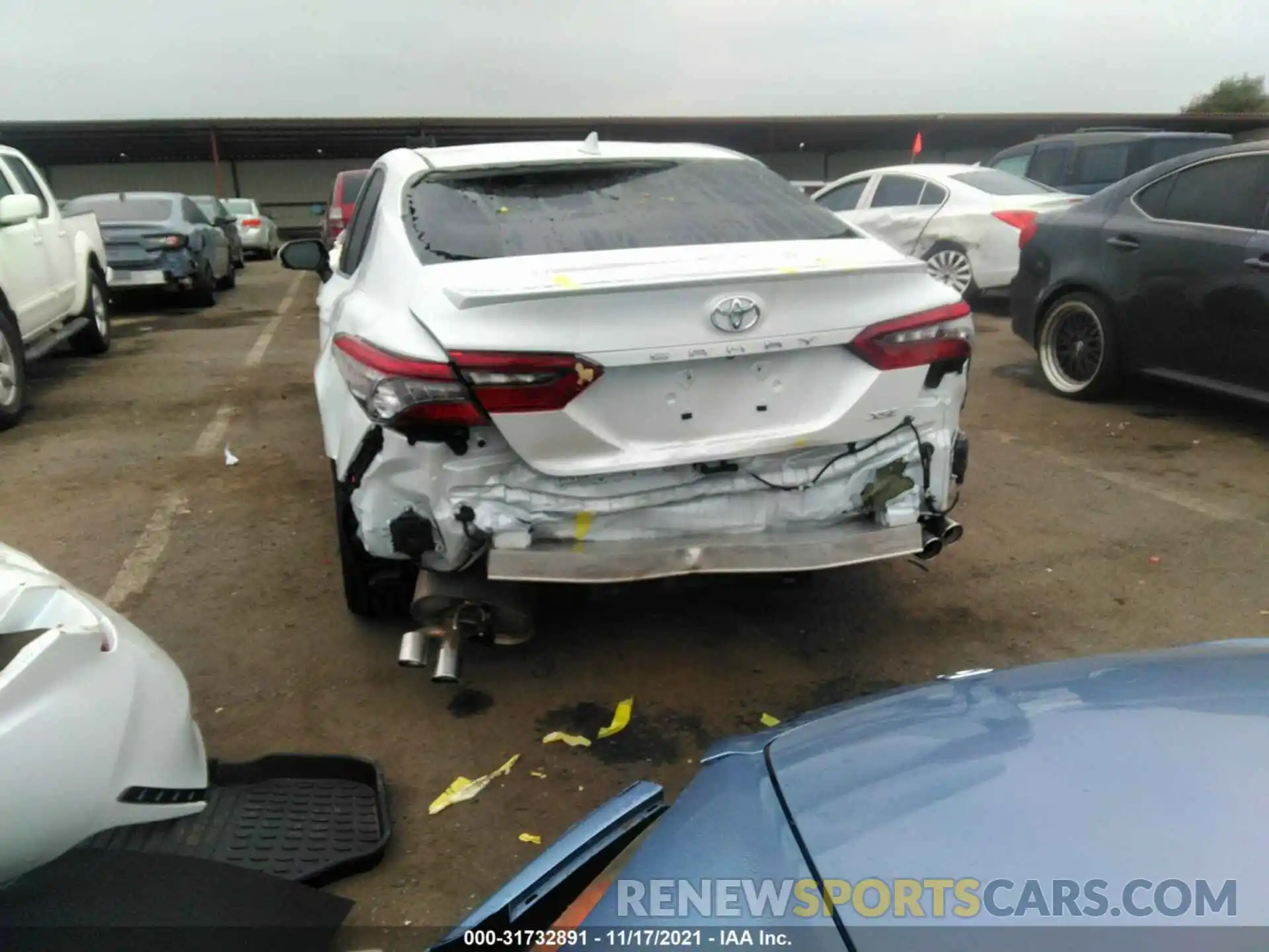 6 Photograph of a damaged car 4T1K61AK9NU617809 TOYOTA CAMRY 2022