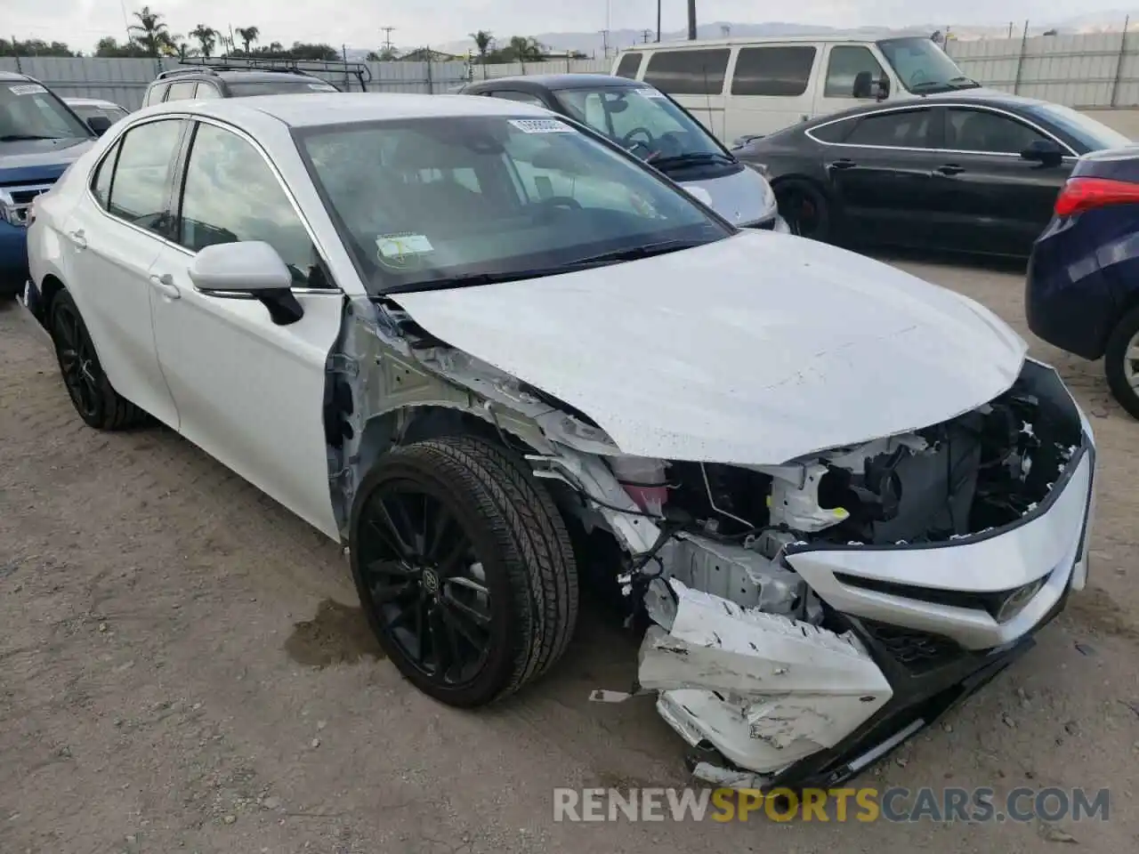 1 Photograph of a damaged car 4T1K61AK9NU621035 TOYOTA CAMRY 2022