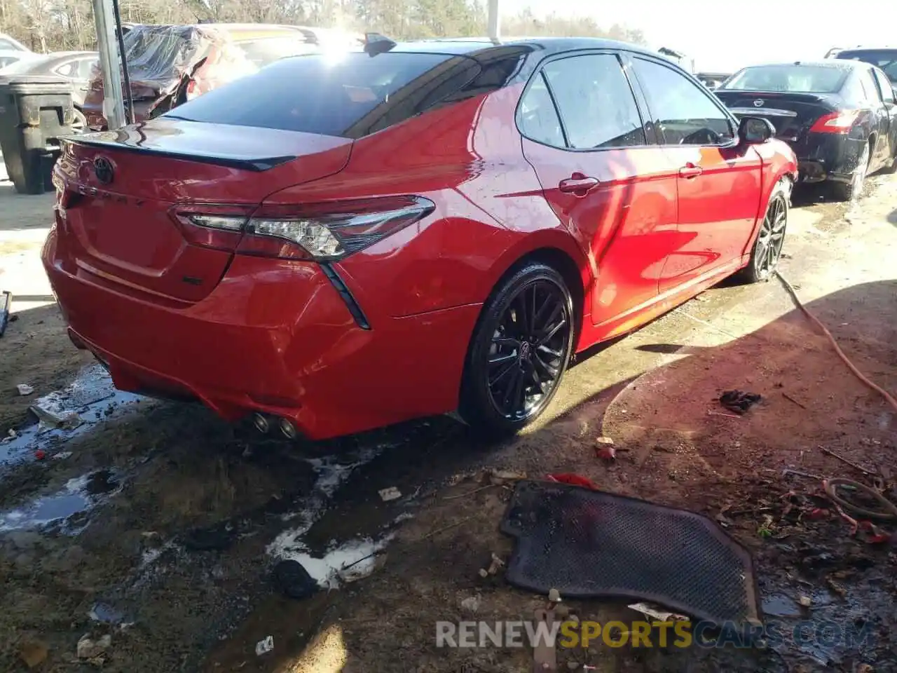 4 Photograph of a damaged car 4T1K61AKXNU006980 TOYOTA CAMRY 2022