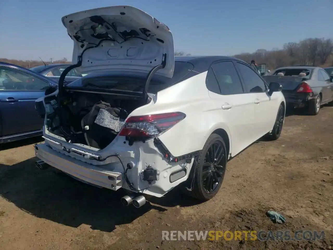 4 Photograph of a damaged car 4T1K61AKXNU007739 TOYOTA CAMRY 2022