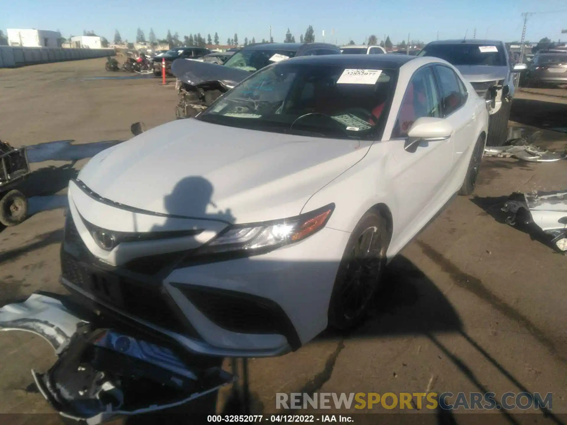 2 Photograph of a damaged car 4T1K61AKXNU007952 TOYOTA CAMRY 2022