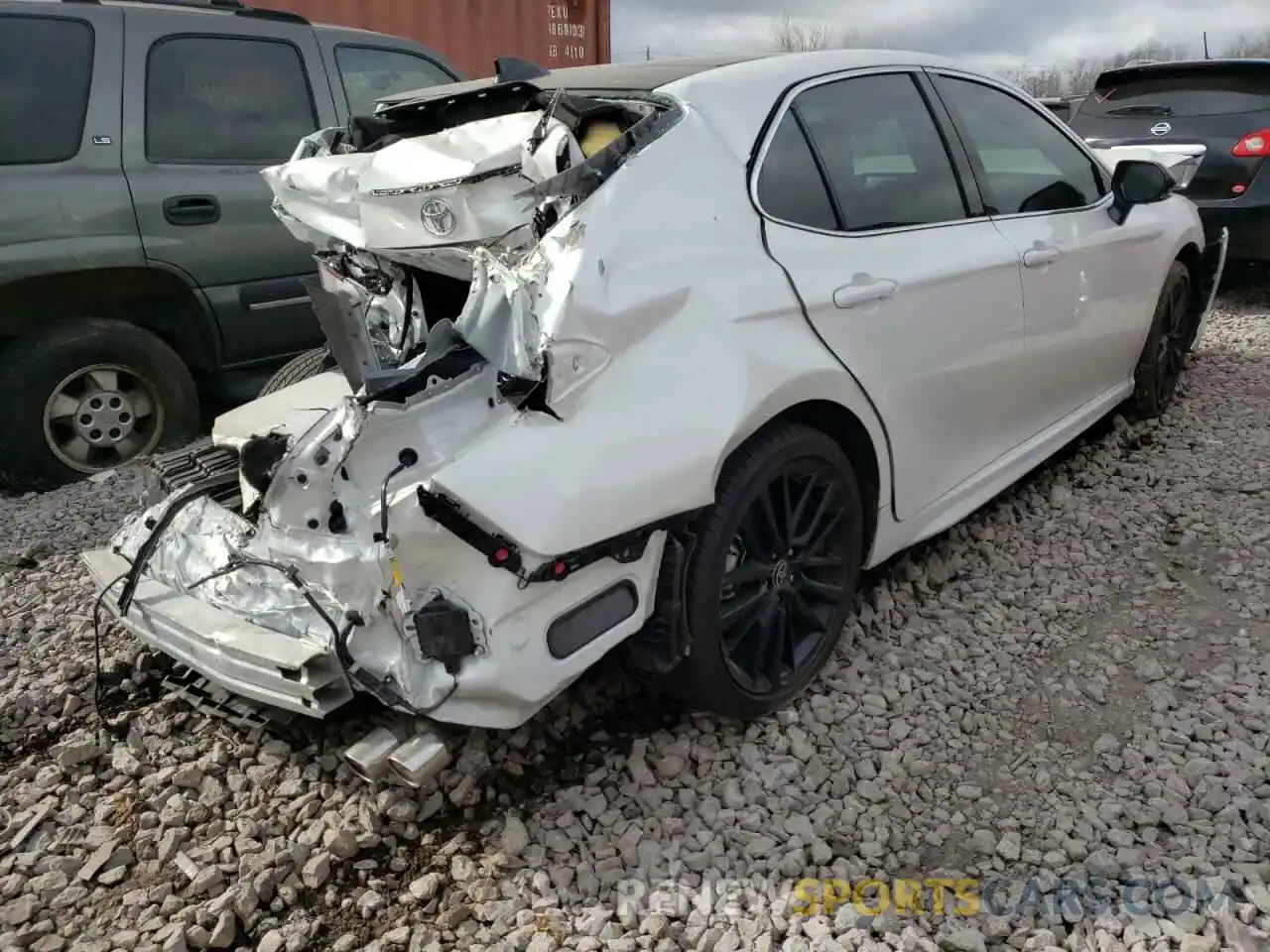 4 Photograph of a damaged car 4T1K61AKXNU024721 TOYOTA CAMRY 2022