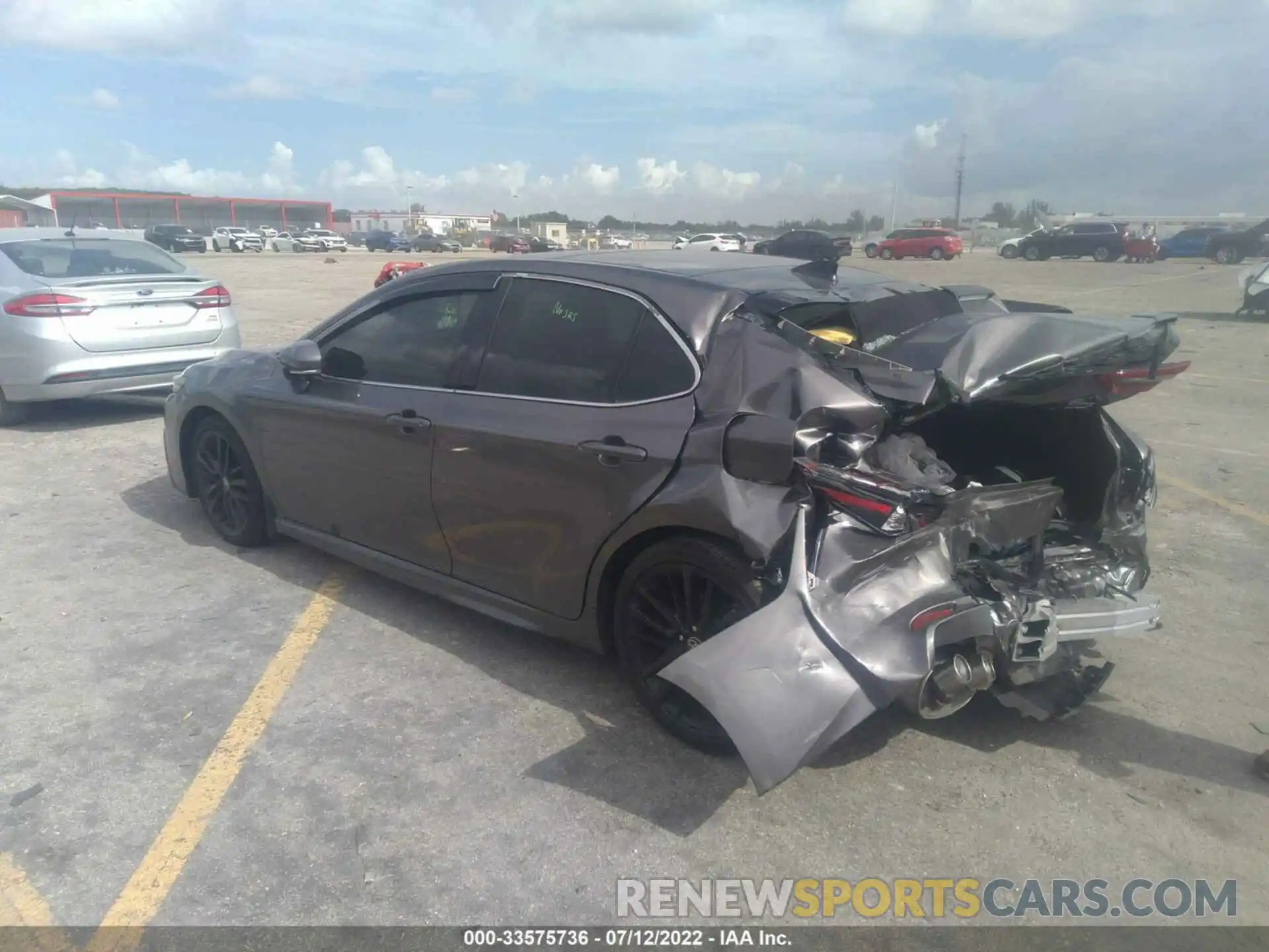 3 Photograph of a damaged car 4T1K61BK1NU055466 TOYOTA CAMRY 2022