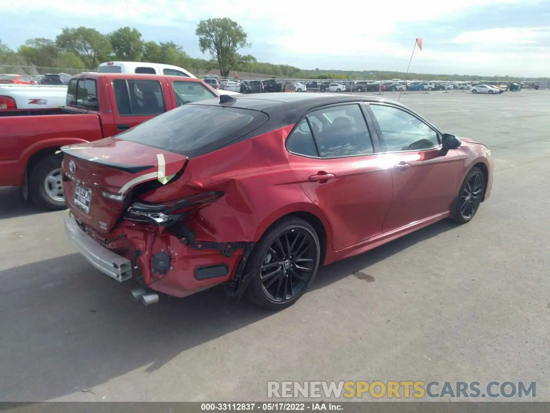 4 Photograph of a damaged car 4T1K61BK4NU061486 TOYOTA CAMRY 2022