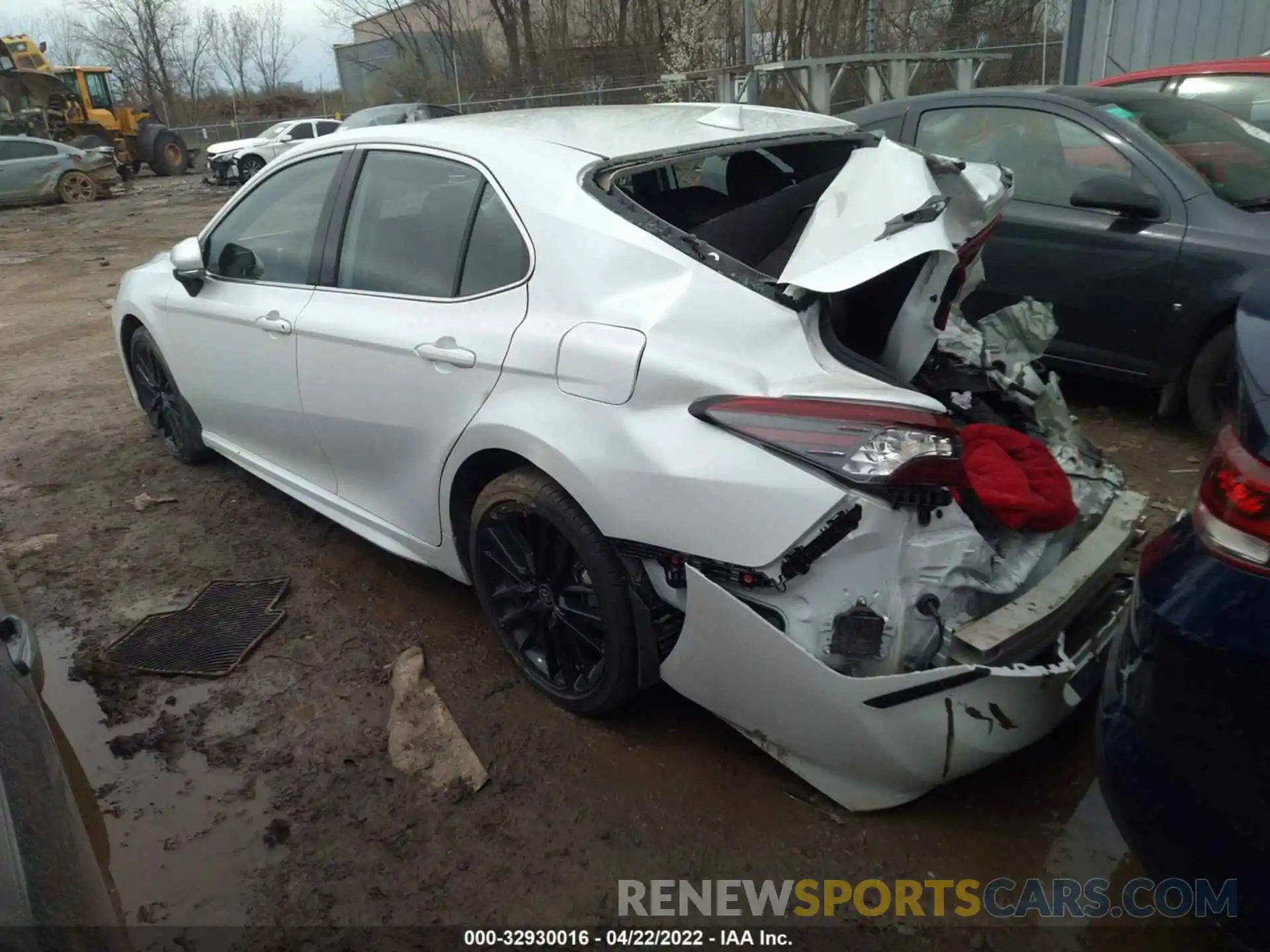 3 Photograph of a damaged car 4T1K61BK5NU058287 TOYOTA CAMRY 2022