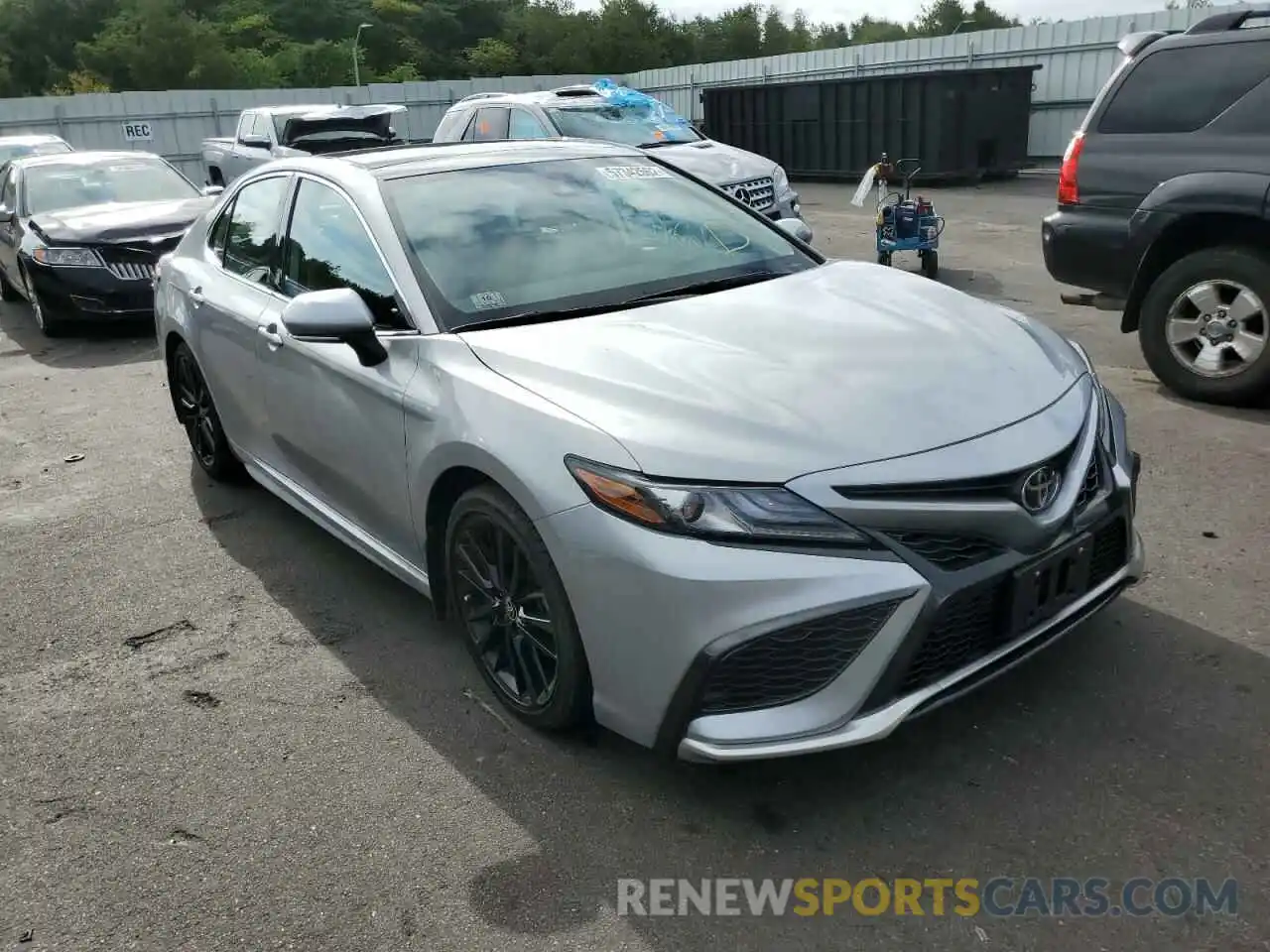 1 Photograph of a damaged car 4T1K61BK6NU048058 TOYOTA CAMRY 2022