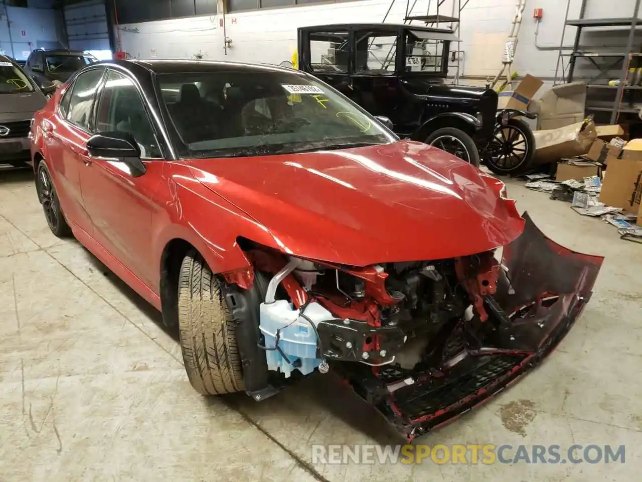 1 Photograph of a damaged car 4T1K61BK6NU049744 TOYOTA CAMRY 2022