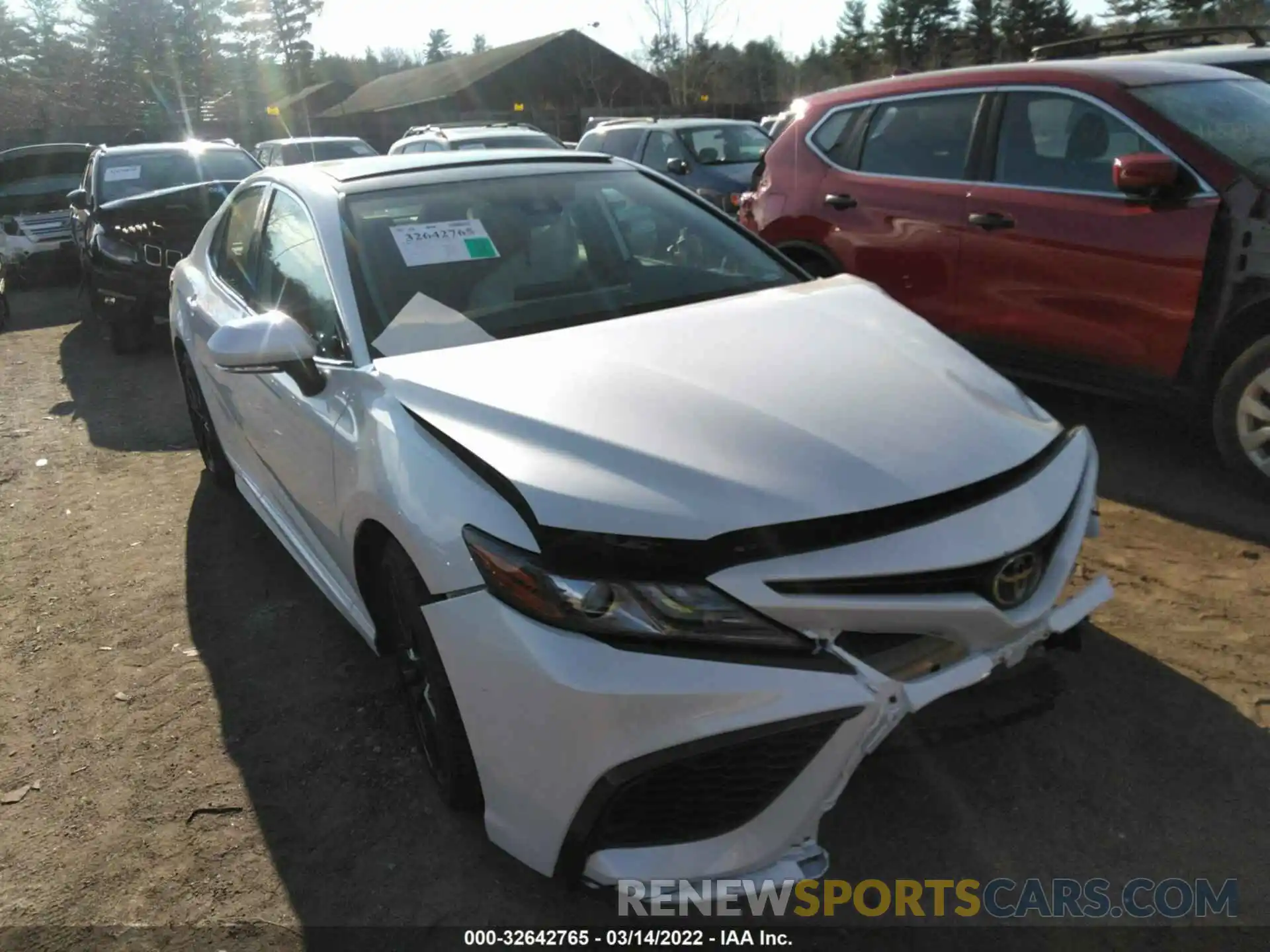 1 Photograph of a damaged car 4T1K61BK6NU056693 TOYOTA CAMRY 2022