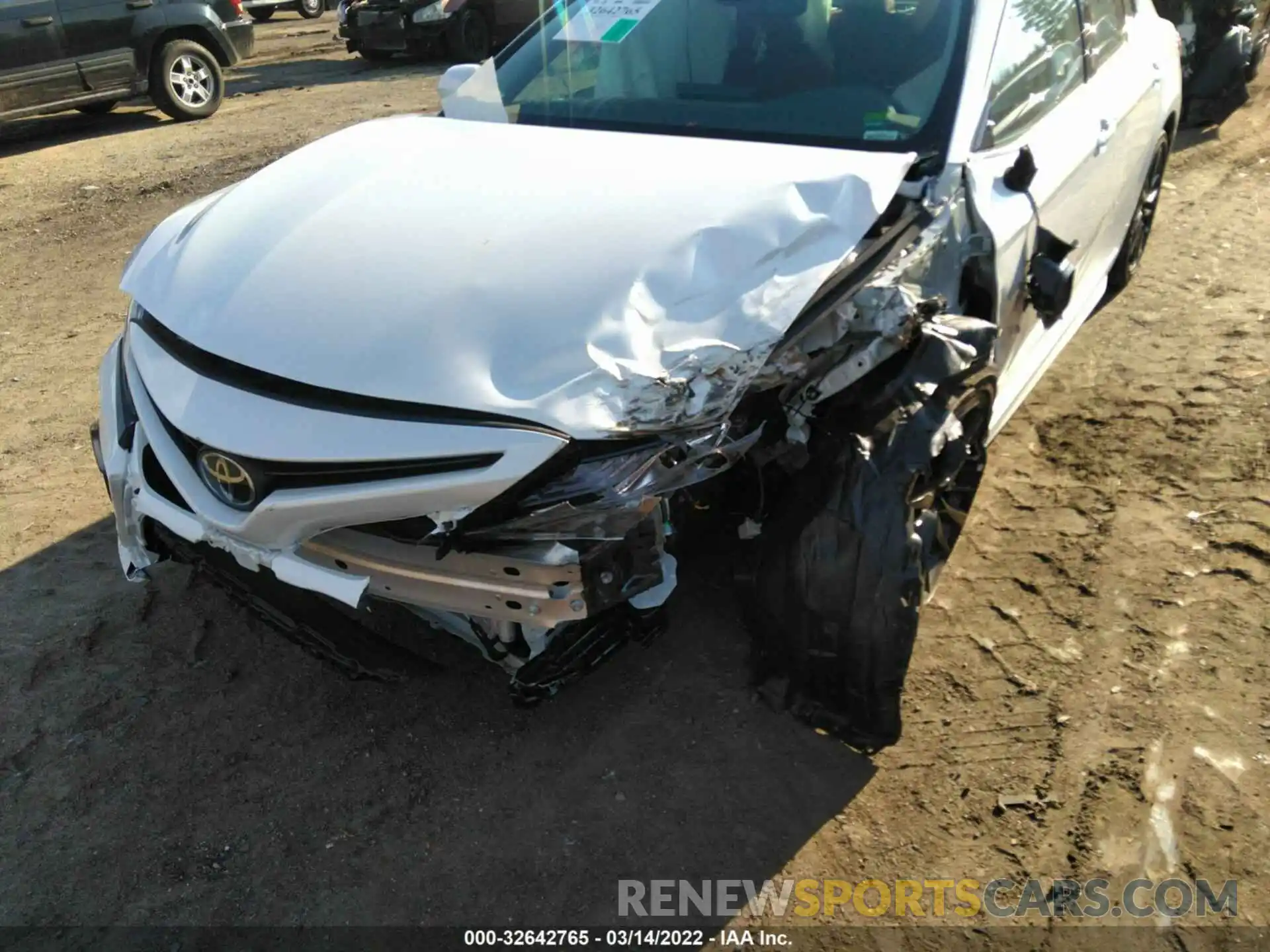 6 Photograph of a damaged car 4T1K61BK6NU056693 TOYOTA CAMRY 2022