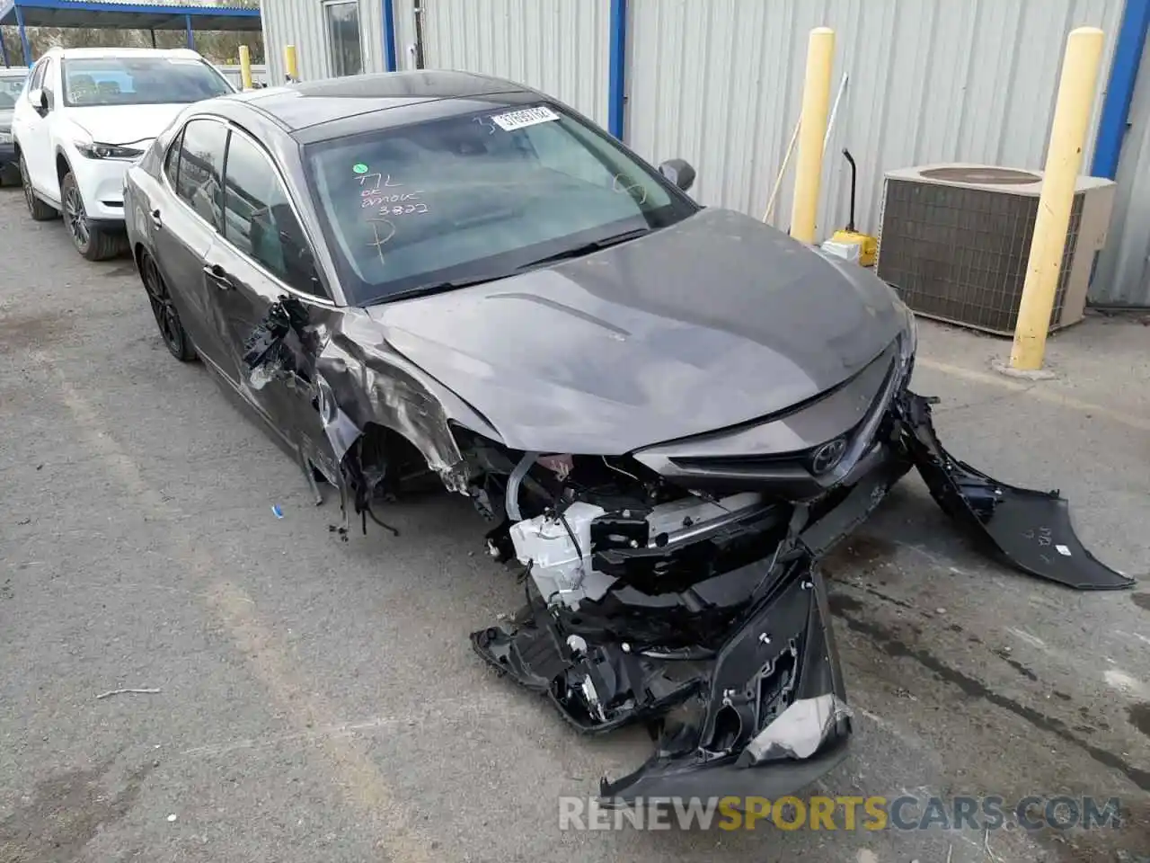 1 Photograph of a damaged car 4T1K61BK9NU052640 TOYOTA CAMRY 2022