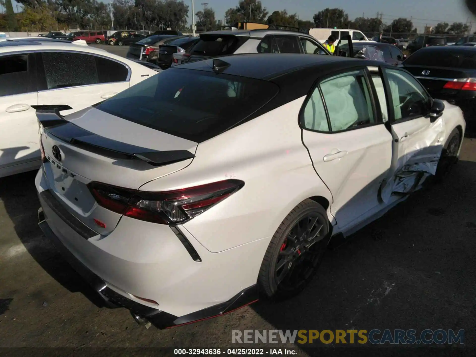 4 Photograph of a damaged car 4T1KZ1AK1NU065083 TOYOTA CAMRY 2022