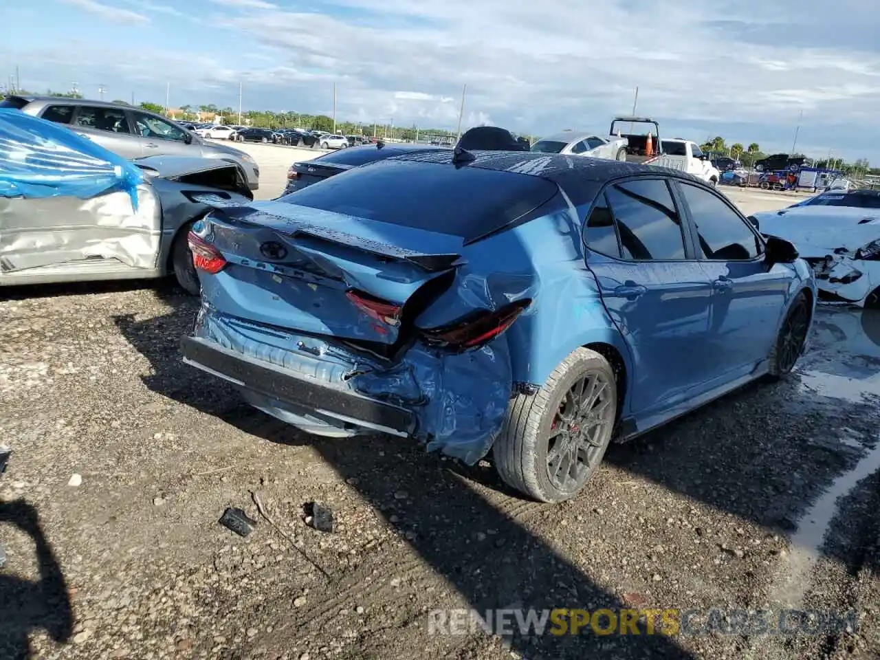 4 Photograph of a damaged car 4T1KZ1AK1NU070686 TOYOTA CAMRY 2022