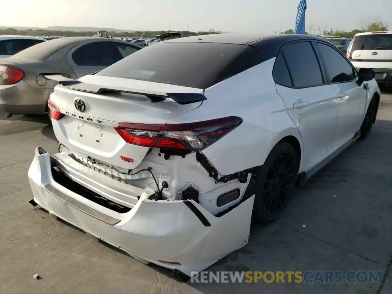 4 Photograph of a damaged car 4T1KZ1AK2NU063035 TOYOTA CAMRY 2022