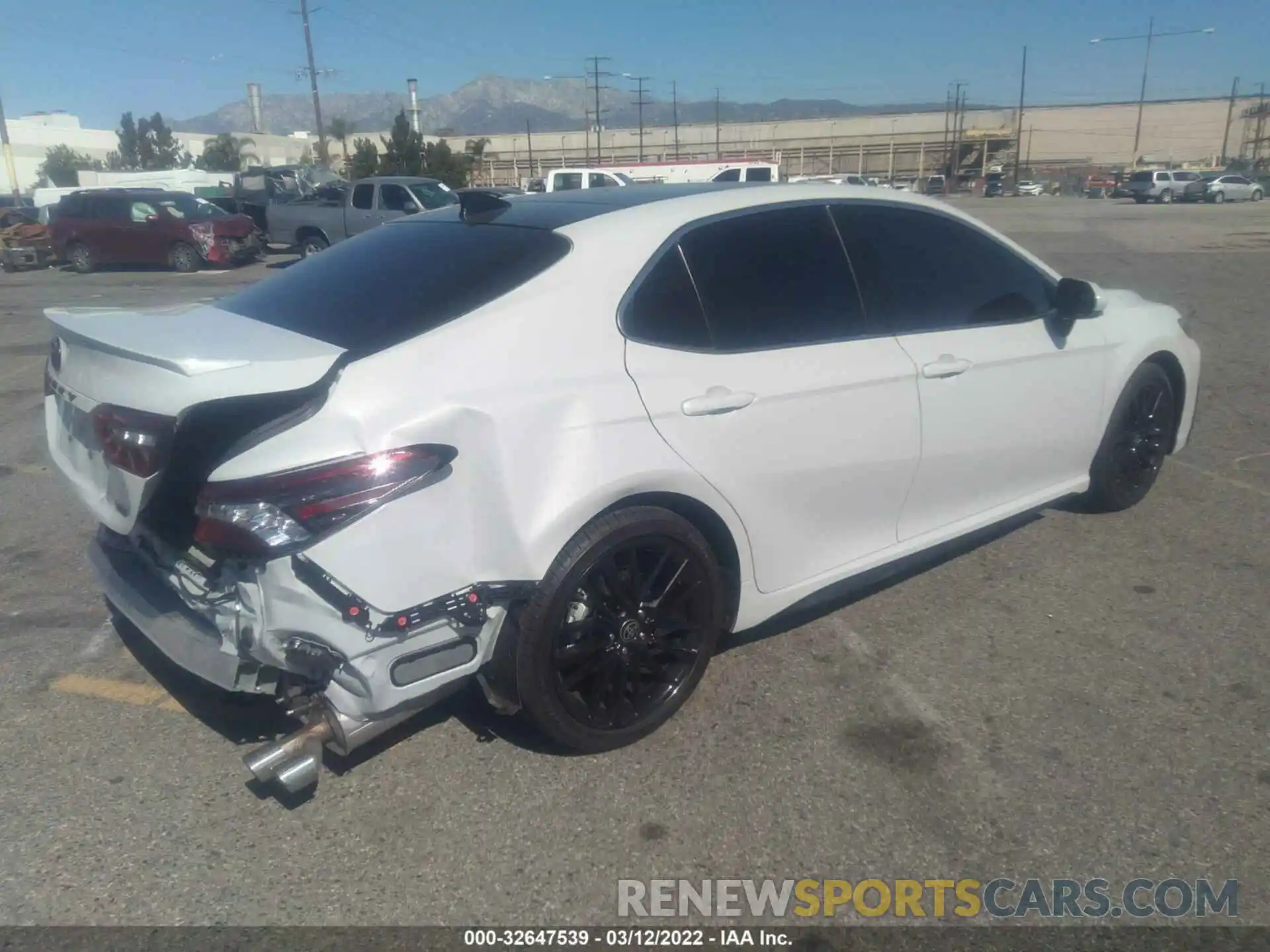 4 Photograph of a damaged car 4T1KZ1AK5NU064373 TOYOTA CAMRY 2022