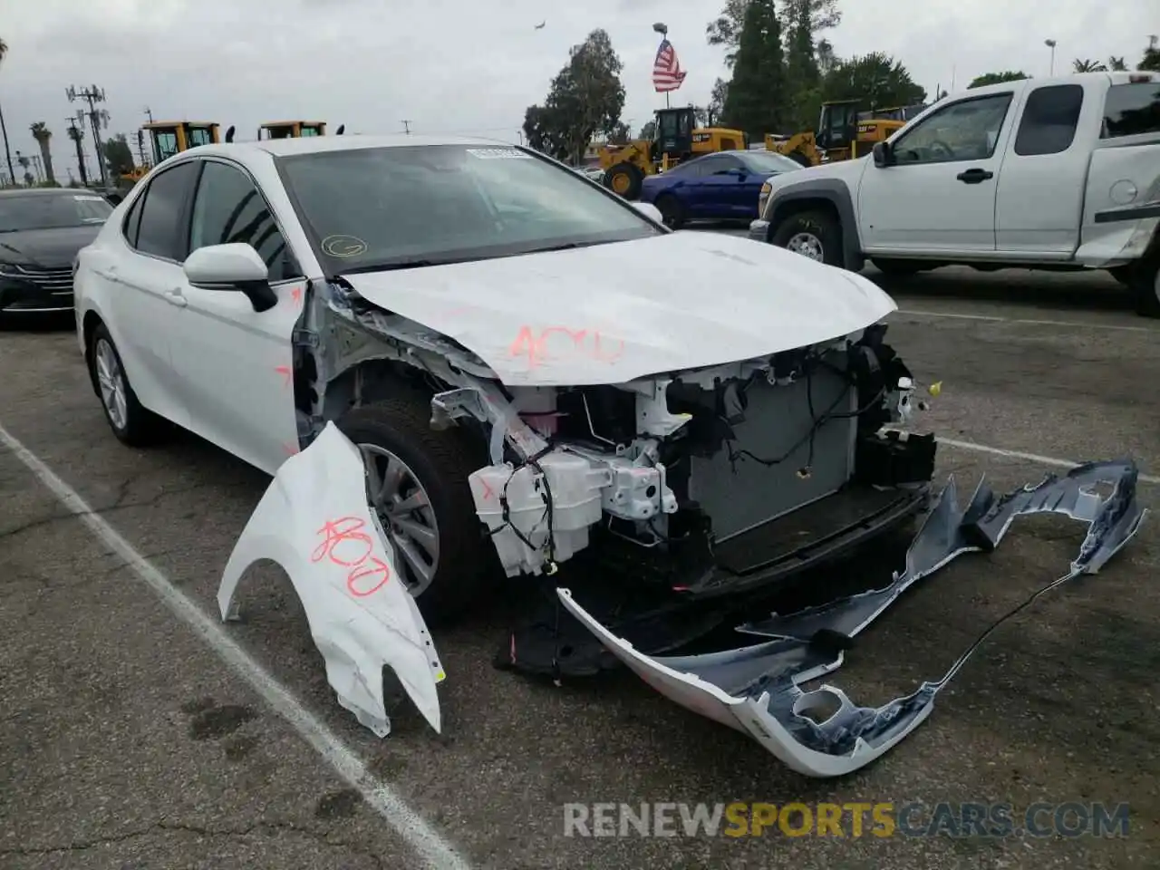 1 Photograph of a damaged car 4T1R11AK0NU663512 TOYOTA CAMRY 2022