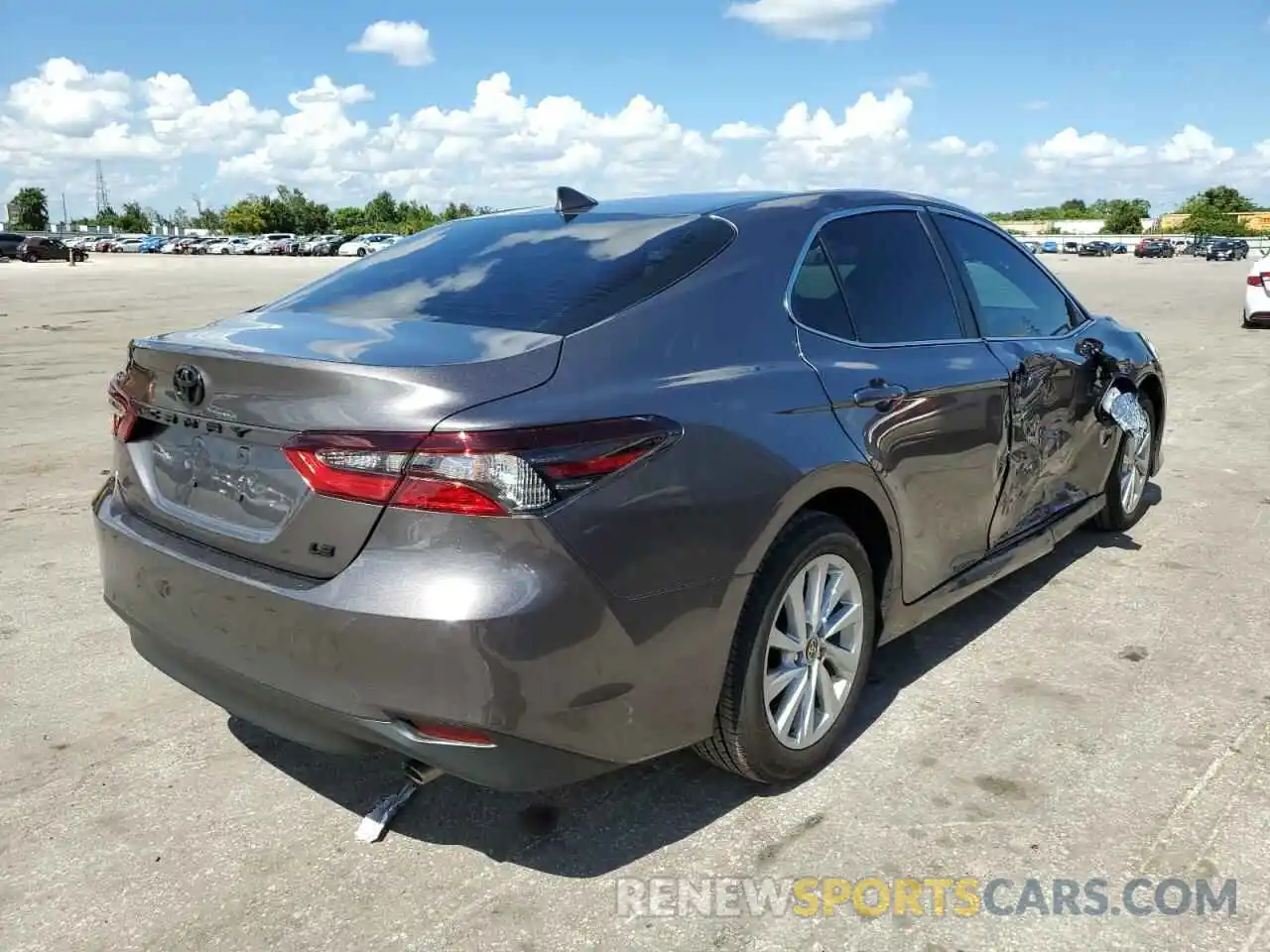 4 Photograph of a damaged car 4T1R11AK1NU055420 TOYOTA CAMRY 2022