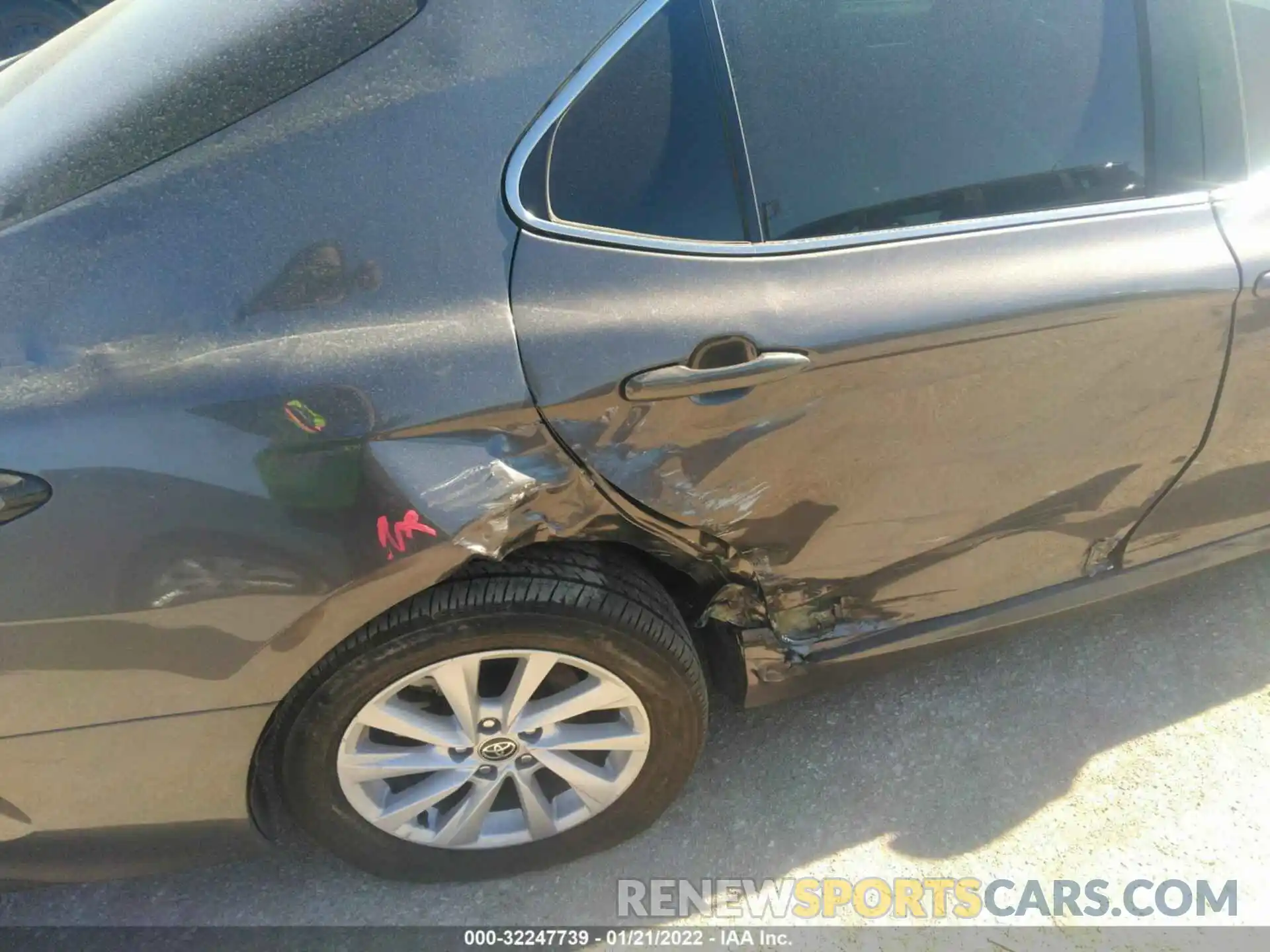 6 Photograph of a damaged car 4T1R11AK3NU620086 TOYOTA CAMRY 2022