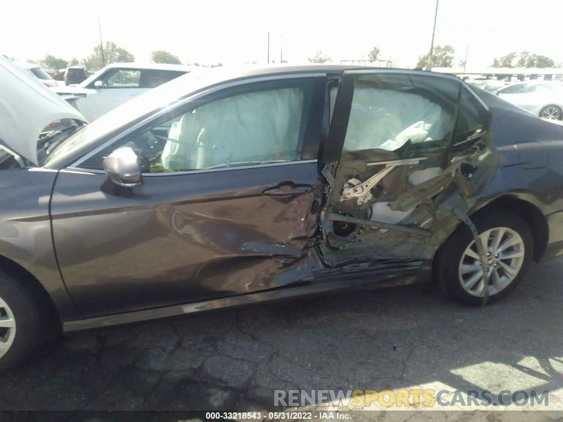 6 Photograph of a damaged car 4T1R11AK3NU681972 TOYOTA CAMRY 2022