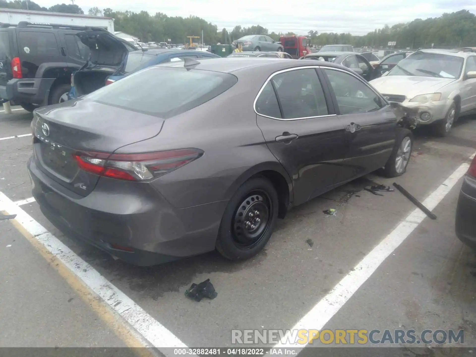 4 Photograph of a damaged car 4T1R11AK4NU657566 TOYOTA CAMRY 2022