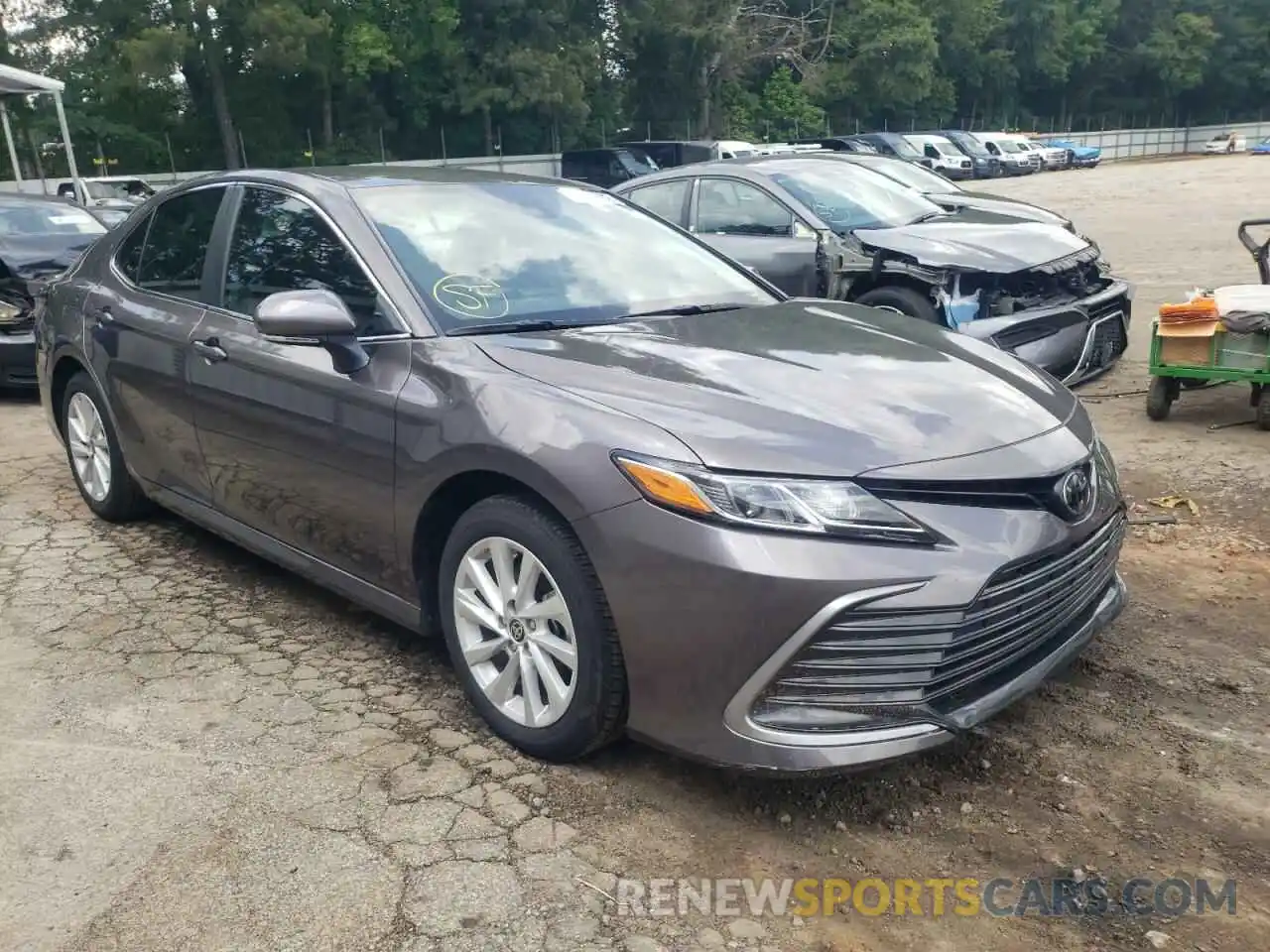 1 Photograph of a damaged car 4T1R11AK5NU648407 TOYOTA CAMRY 2022