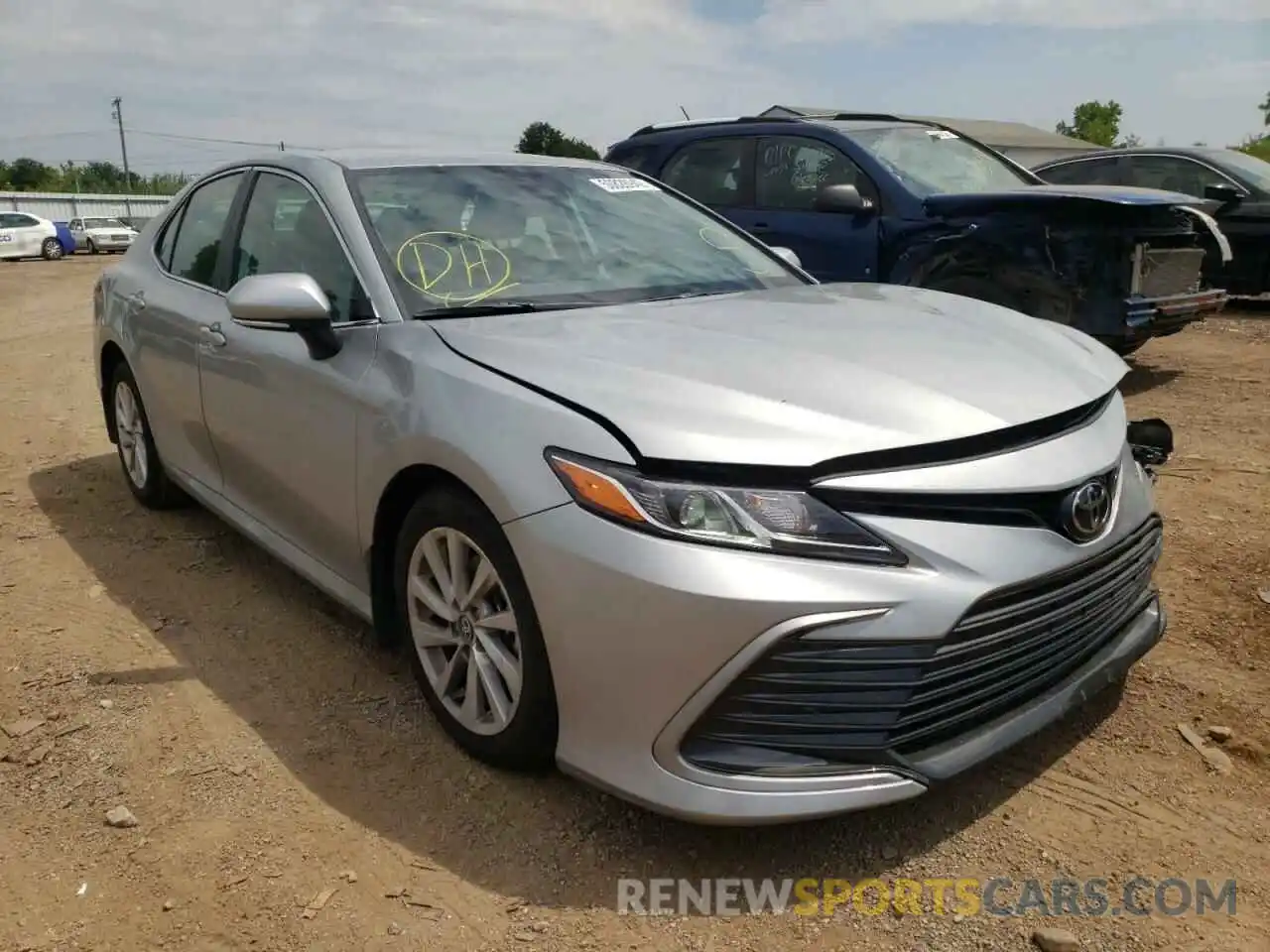 1 Photograph of a damaged car 4T1R11AK5NU686185 TOYOTA CAMRY 2022